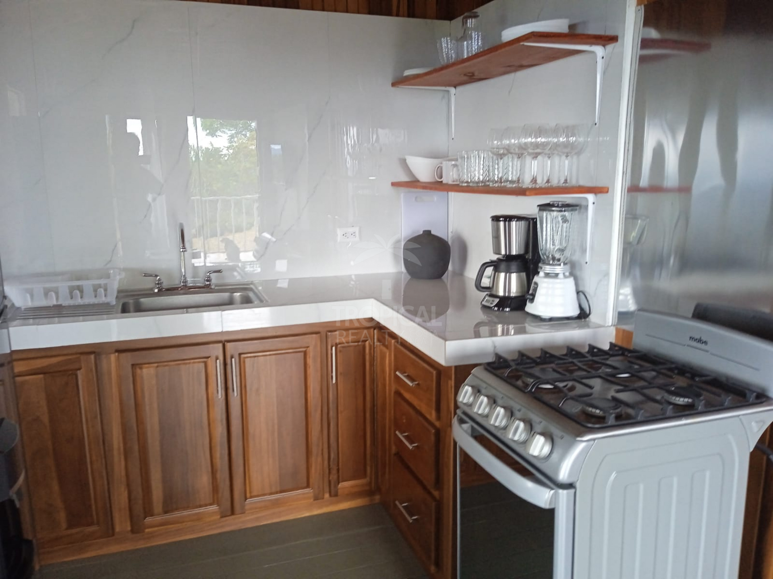 Ocean-View Boutique Hotel in Dominical – 13 Turn-Key Units on 1 Hectare