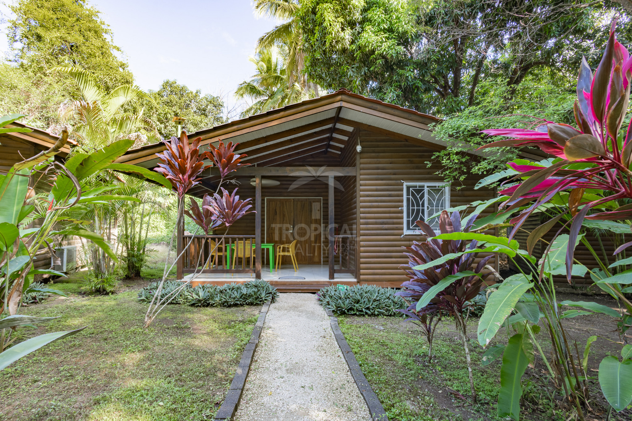 Cabañas en Venta en Montezuma | Inversión Turnkey cerca de Los Cedros