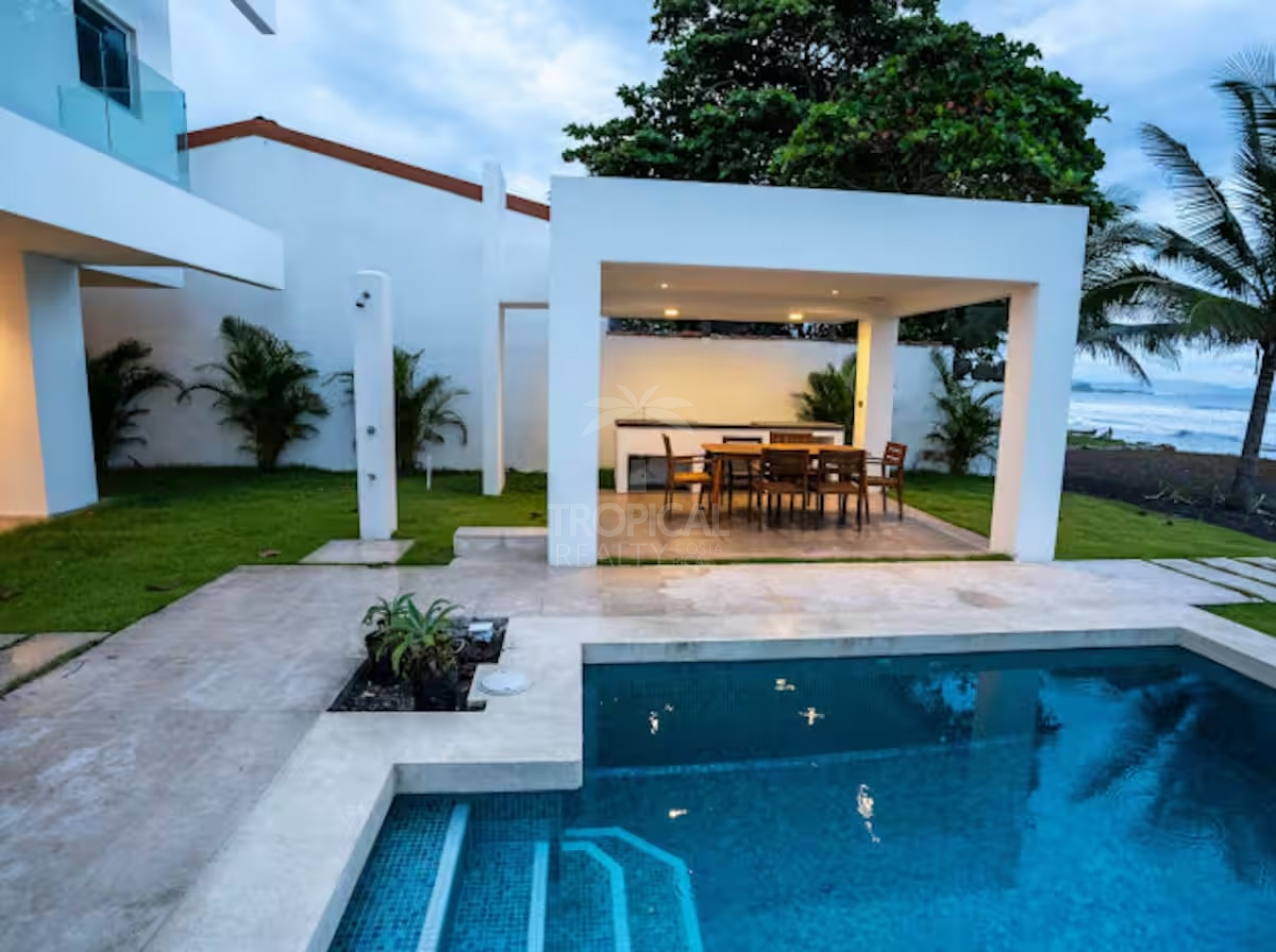 Unique Oceanfront Investment Opportunity in Playa Tivives, Puntarenas