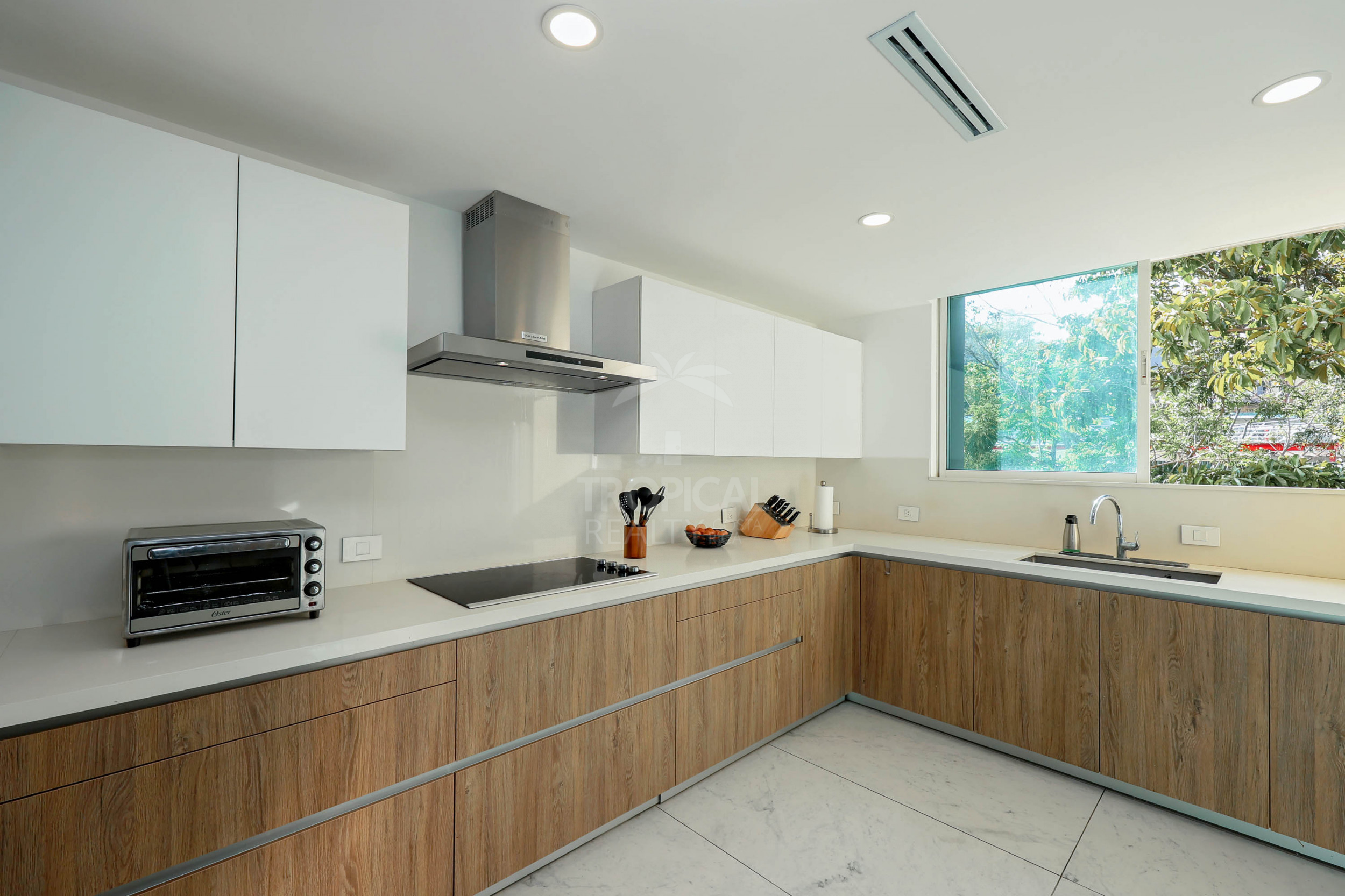 Luxury Penthouse for Sale in Escazú – Panoramic Terrace Near La Paco