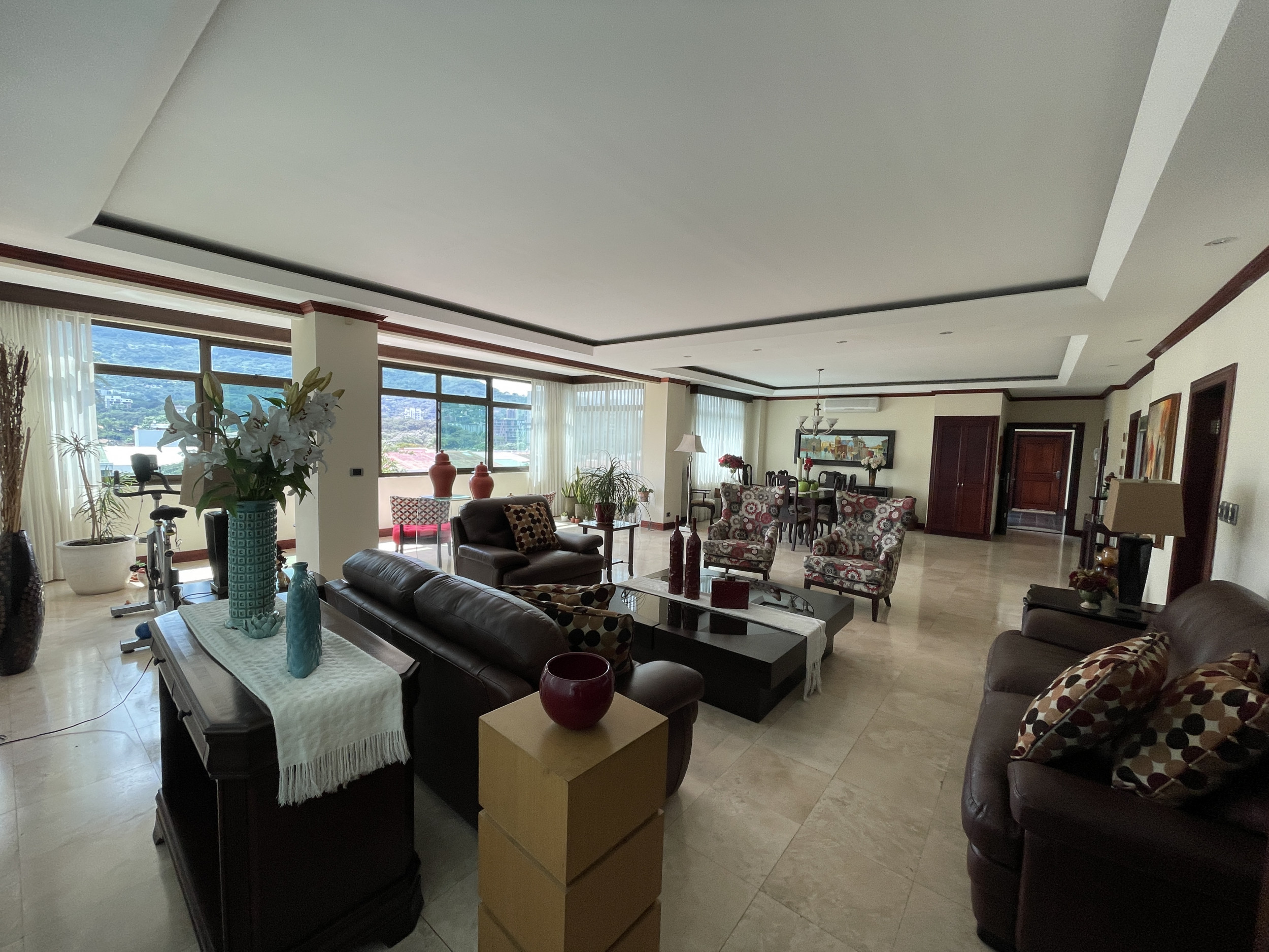 Trejos Montealegre, elegant apartment for sale SOLD