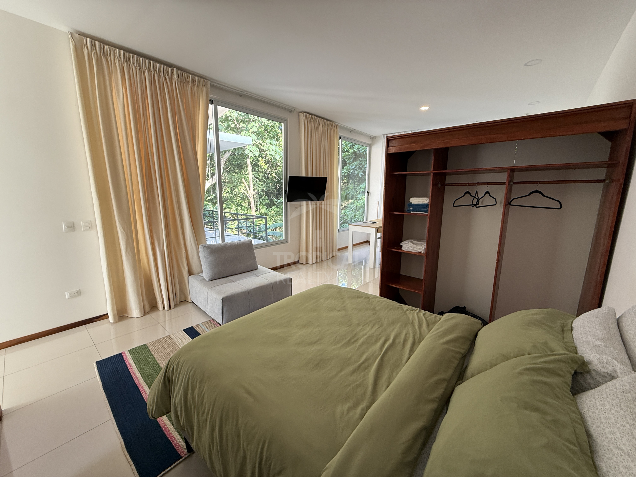 Long-Term Rental: Furnished 1-Bedroom Apartment in Surfside, Playa Potrero