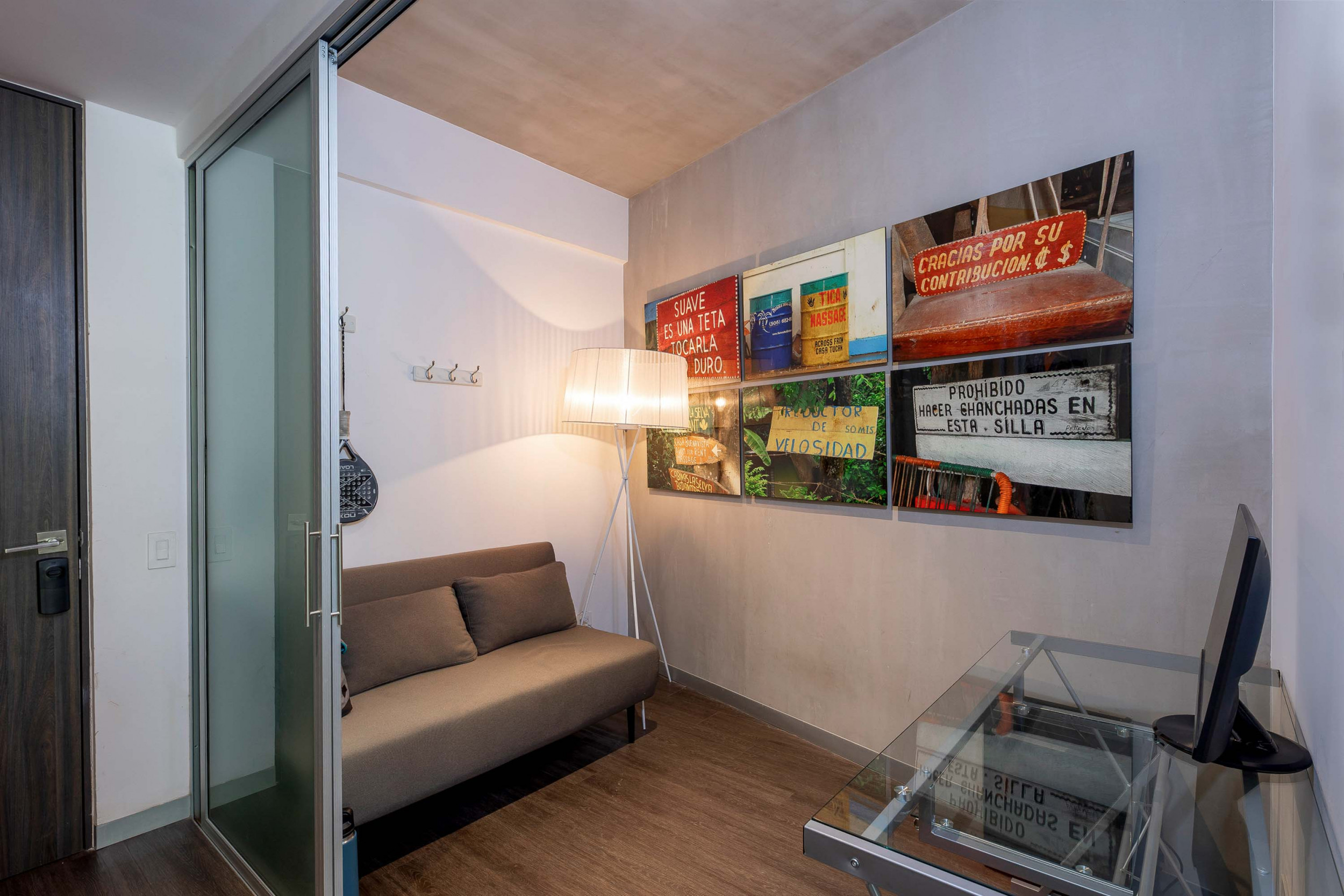Modern Apartment with Private Garden in Arborea Flats, Santa Ana
