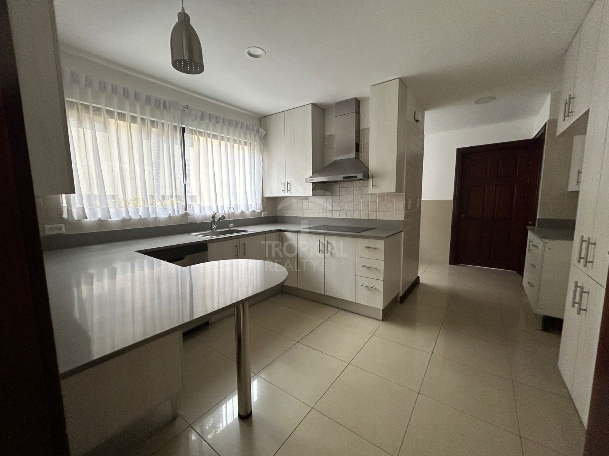 House for Sale in Escazú Gated Community Near World Gym – 3 Bedrooms, Office & Private Garden