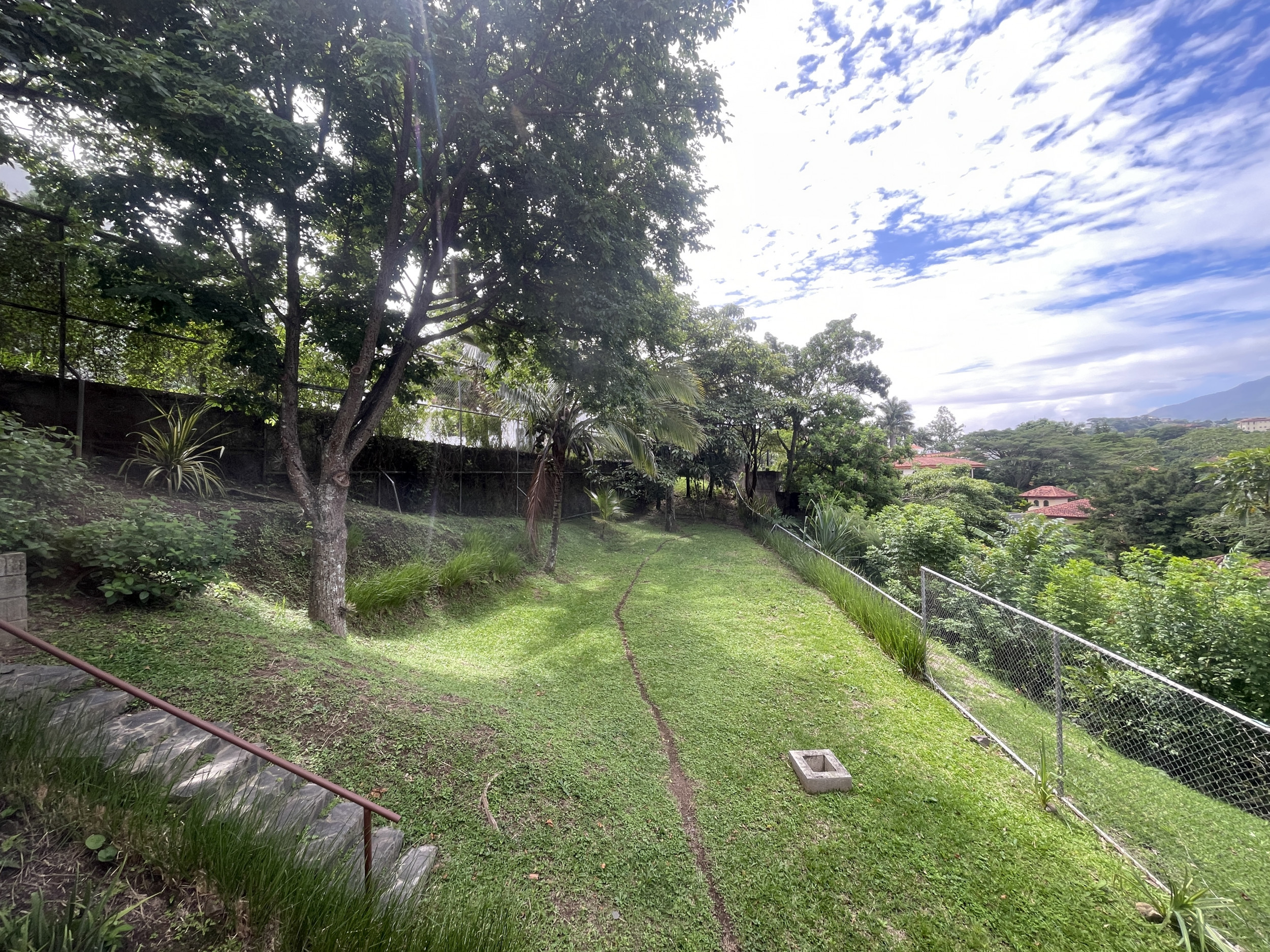 Spacious 5-Bedroom Home in Gated Community in Escazú, Guachipelin Norte