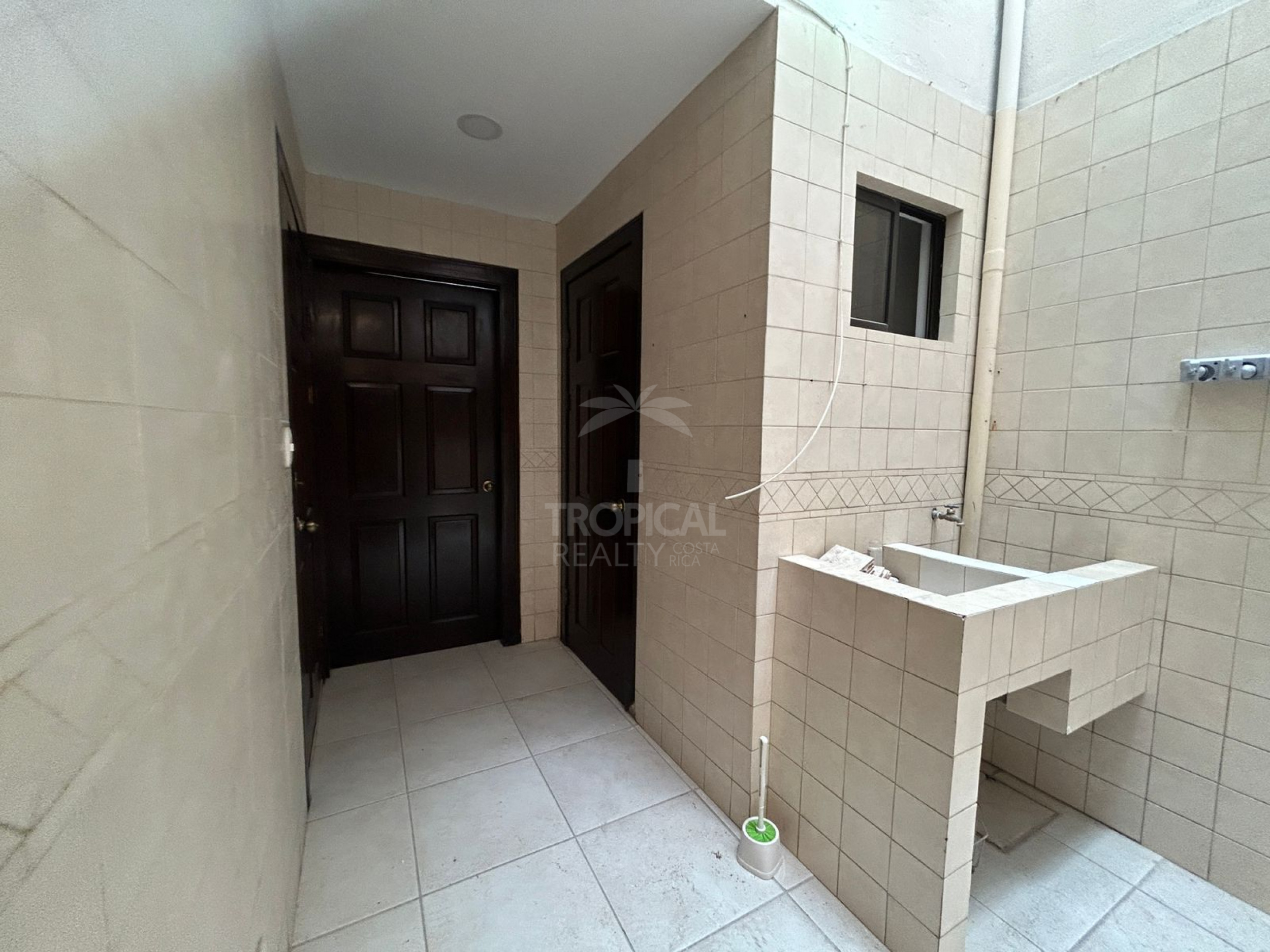 Modern Home for Sale or Rent in Gated Community near La Paco, Escazú RENTED