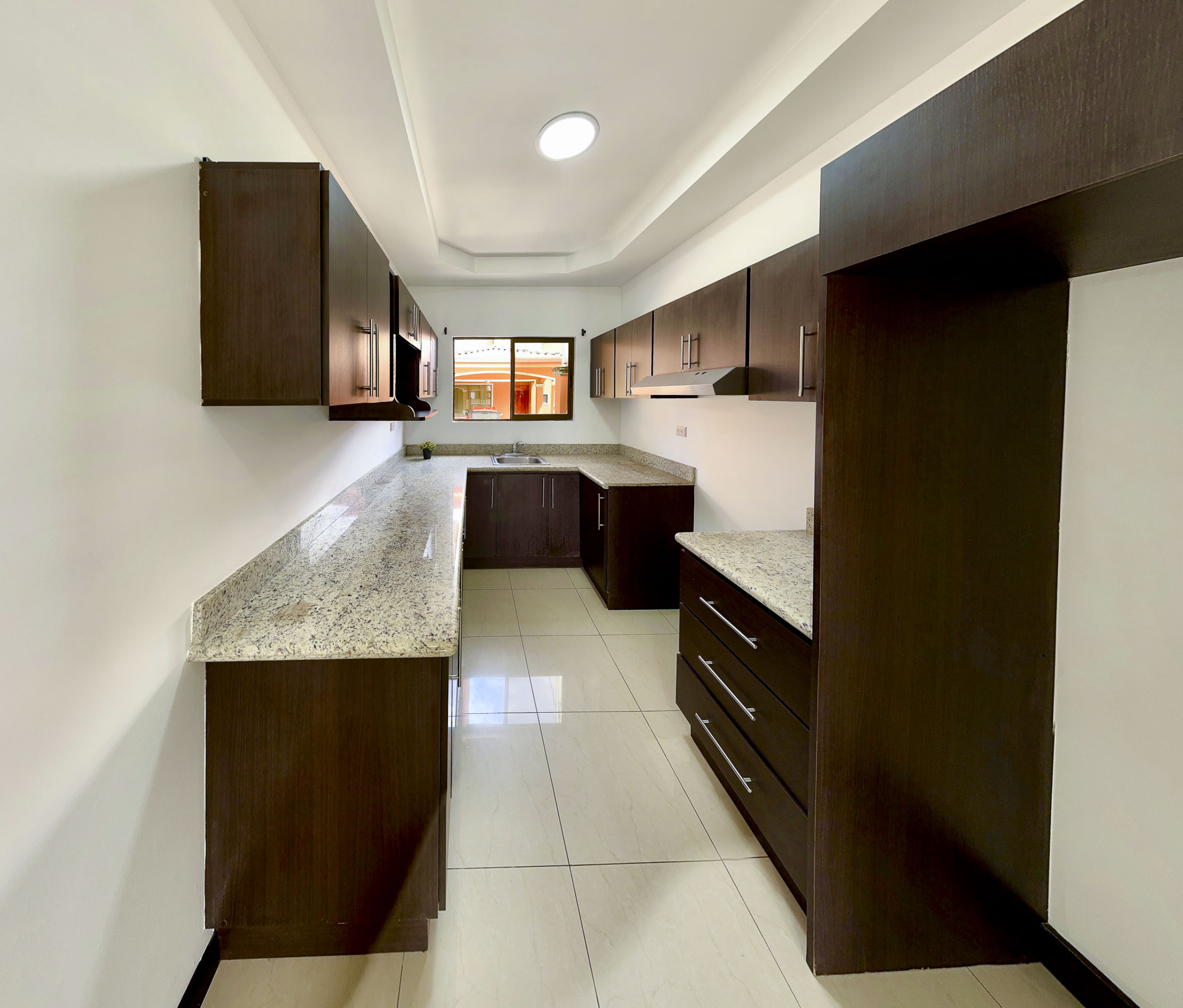 Modern 2-Bedroom Condo in Monte Blanco, Heredia