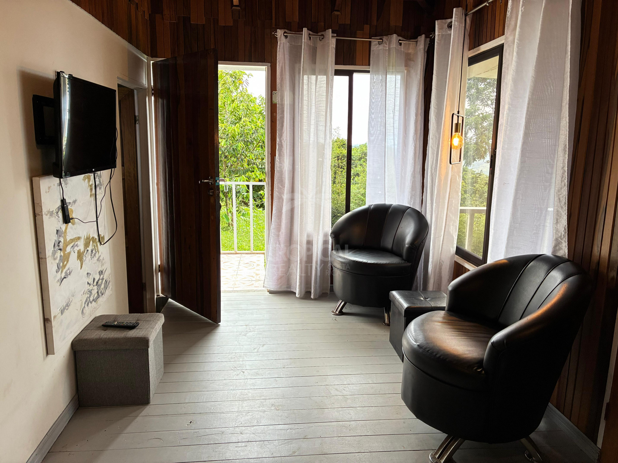 Ocean-View Boutique Hotel in Dominical – 13 Turn-Key Units on 1 Hectare