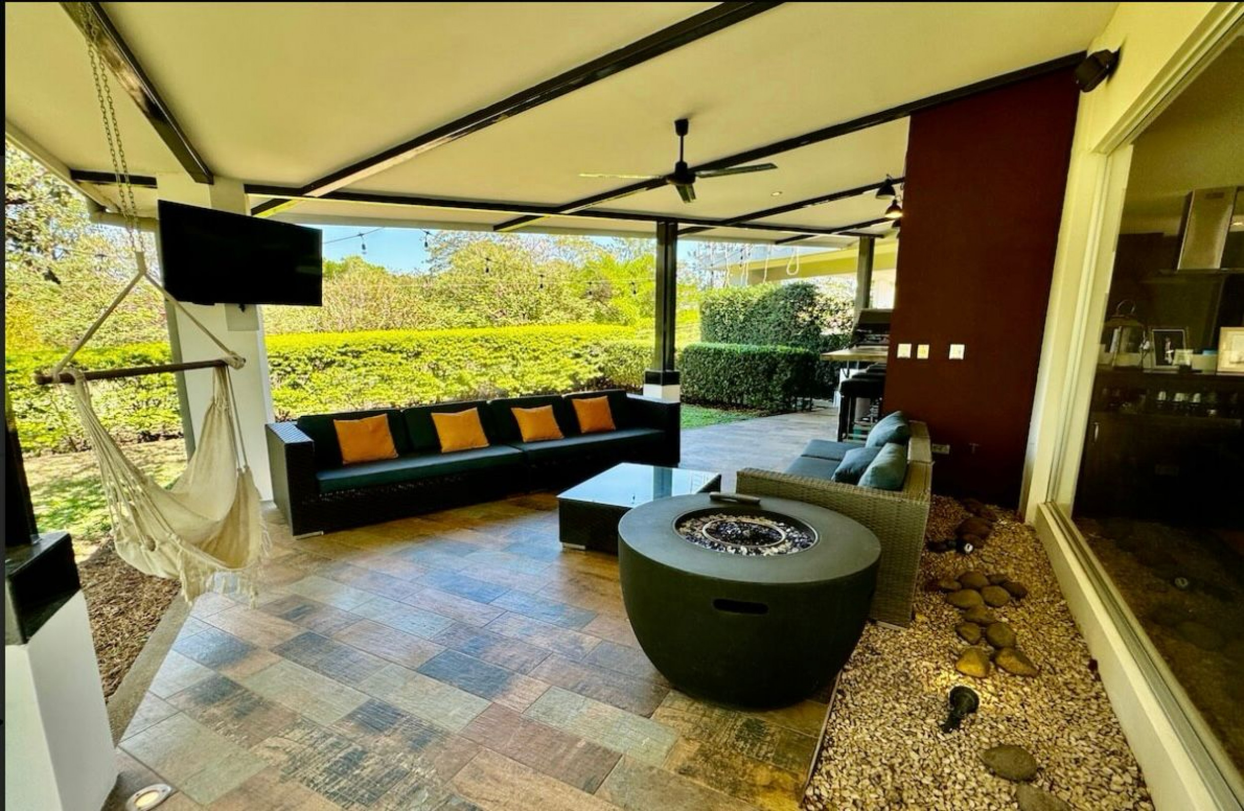 Charming two-story residence in Los Reyes La Guacima SOLD