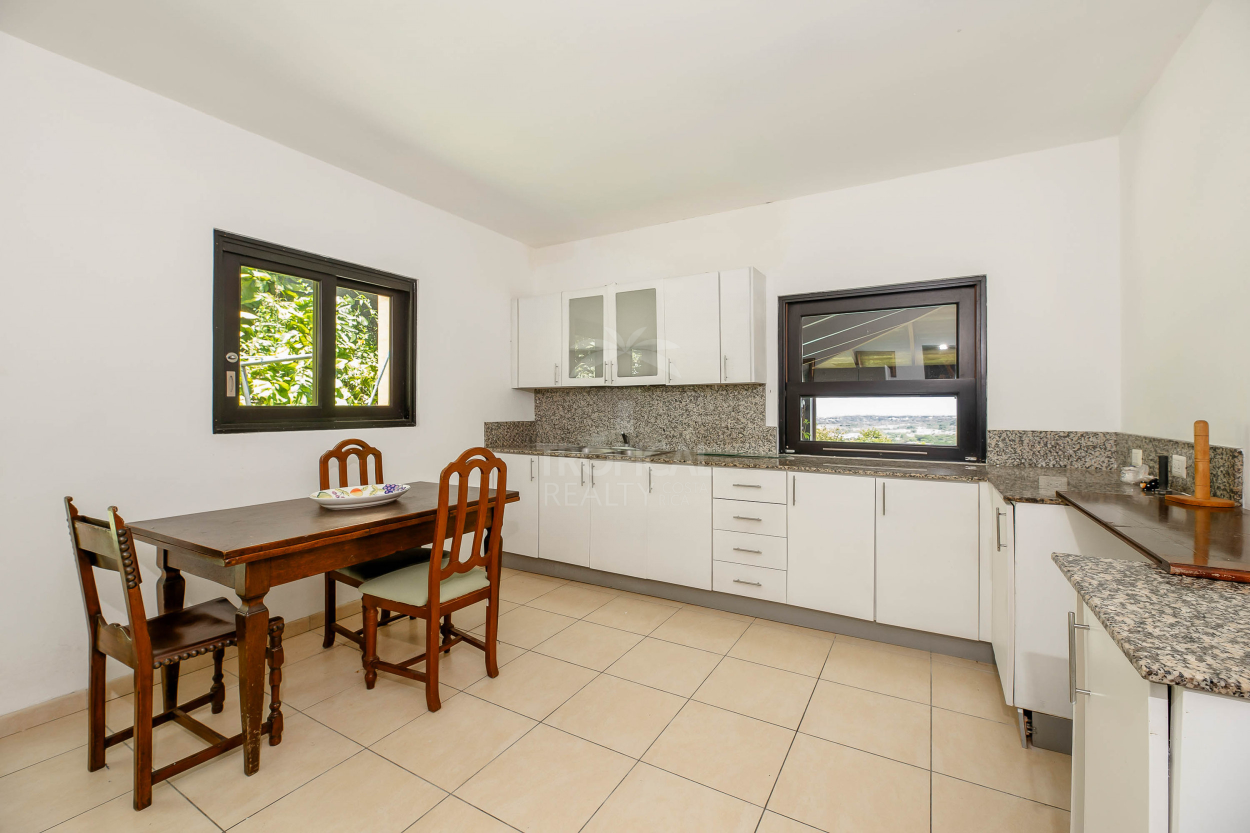 Elegant Italian-Style Villa with Mountain Views – Near Santa Ana, Costa Rica