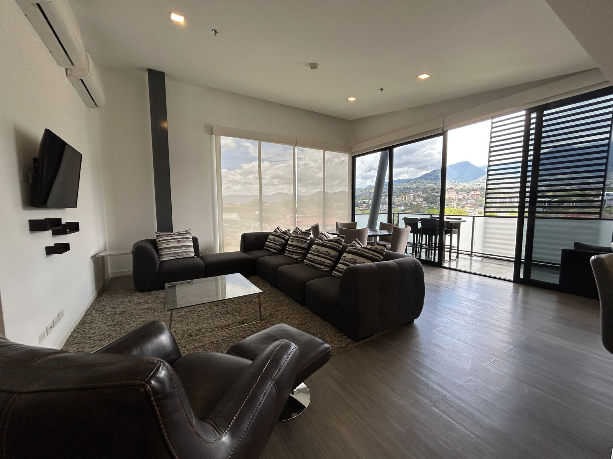 Fully Furnished Luxury Apartment in Escazú Village – Style, Comfort & Prime Location