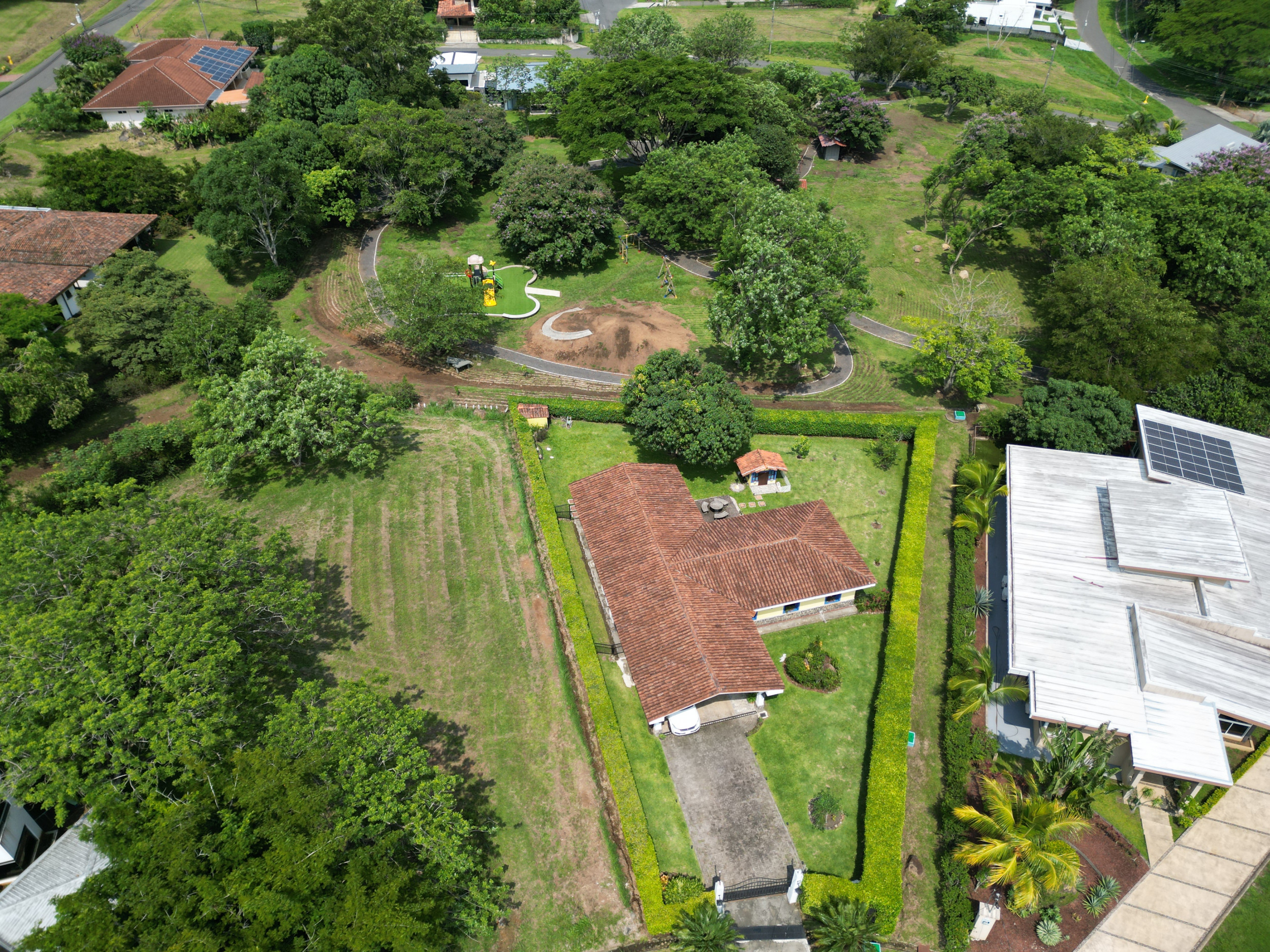 SOLD Charming Single-Story Residence in Los Reyes La Guacima: Your Ideal Home Awaits!