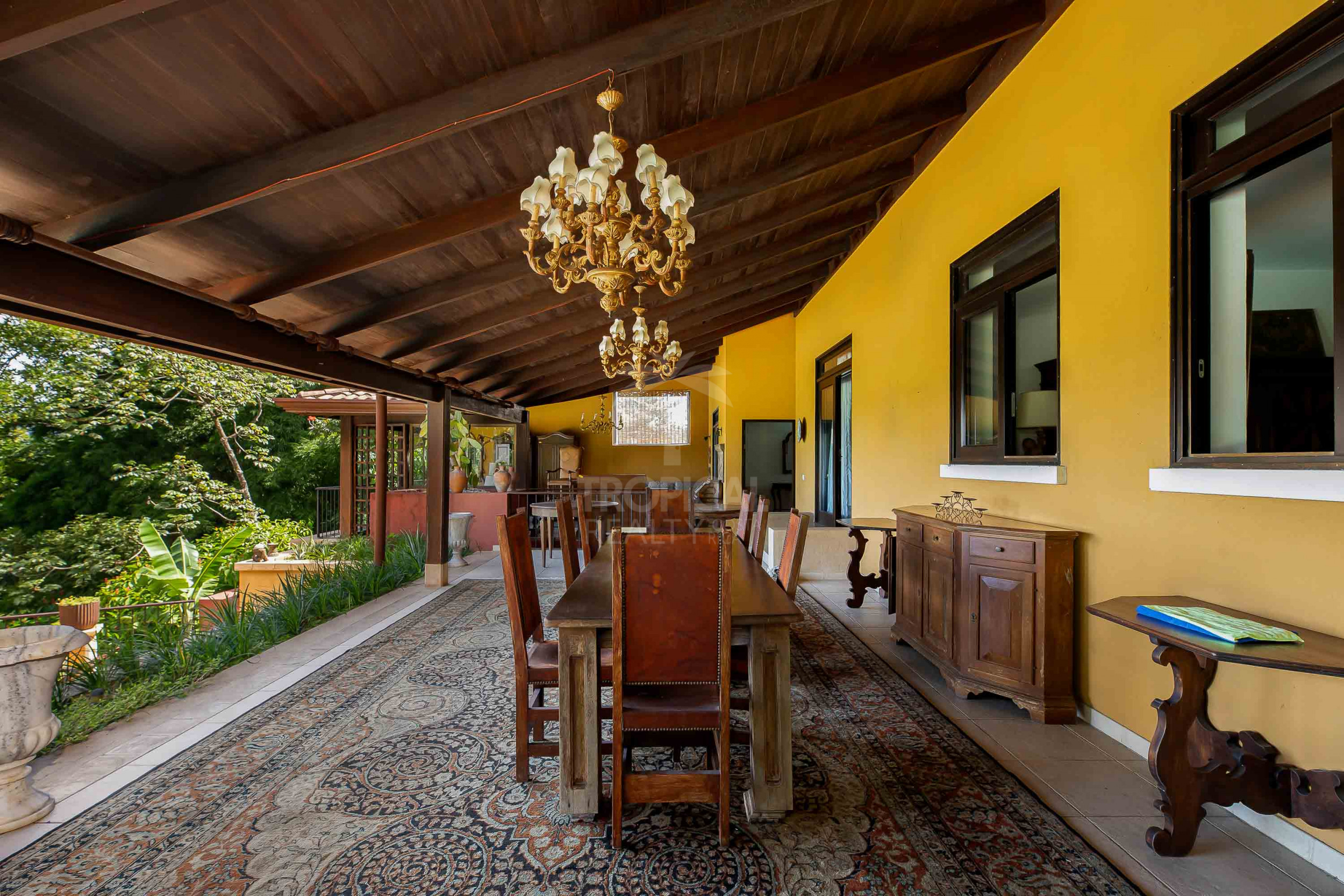 Elegant Italian-Style Villa with Mountain Views – Near Santa Ana, Costa Rica