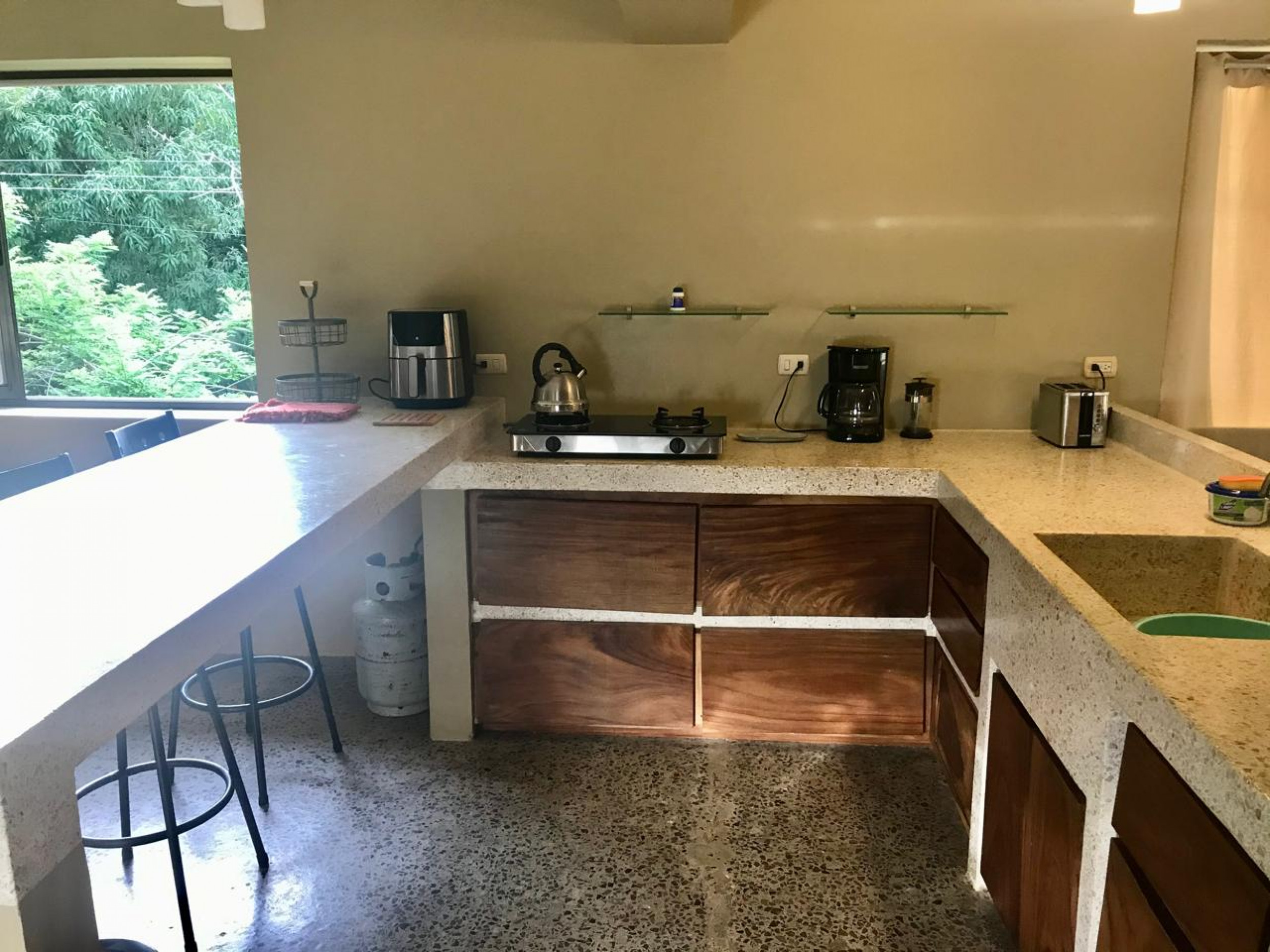 2-bedroom Apartment for rent walking distance to Playa Hermosa