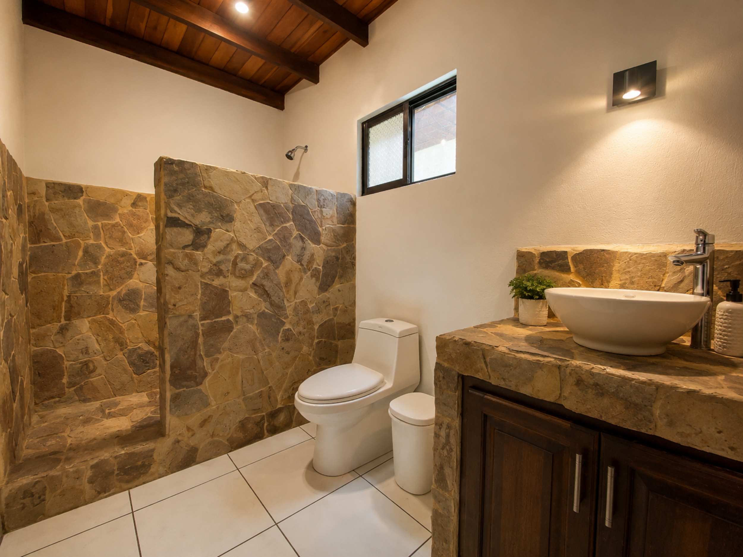 Independent One-Story Home for Sale in La Guácima – Comfort, Privacy & Strategic Location