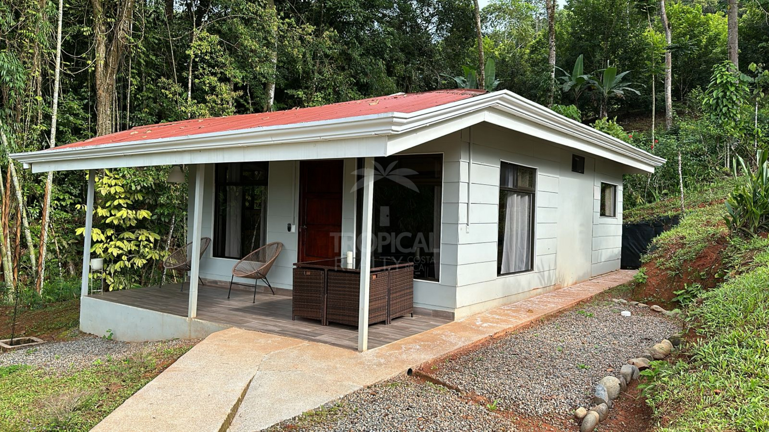 Ocean-View Boutique Hotel in Dominical – 13 Turn-Key Units on 1 Hectare