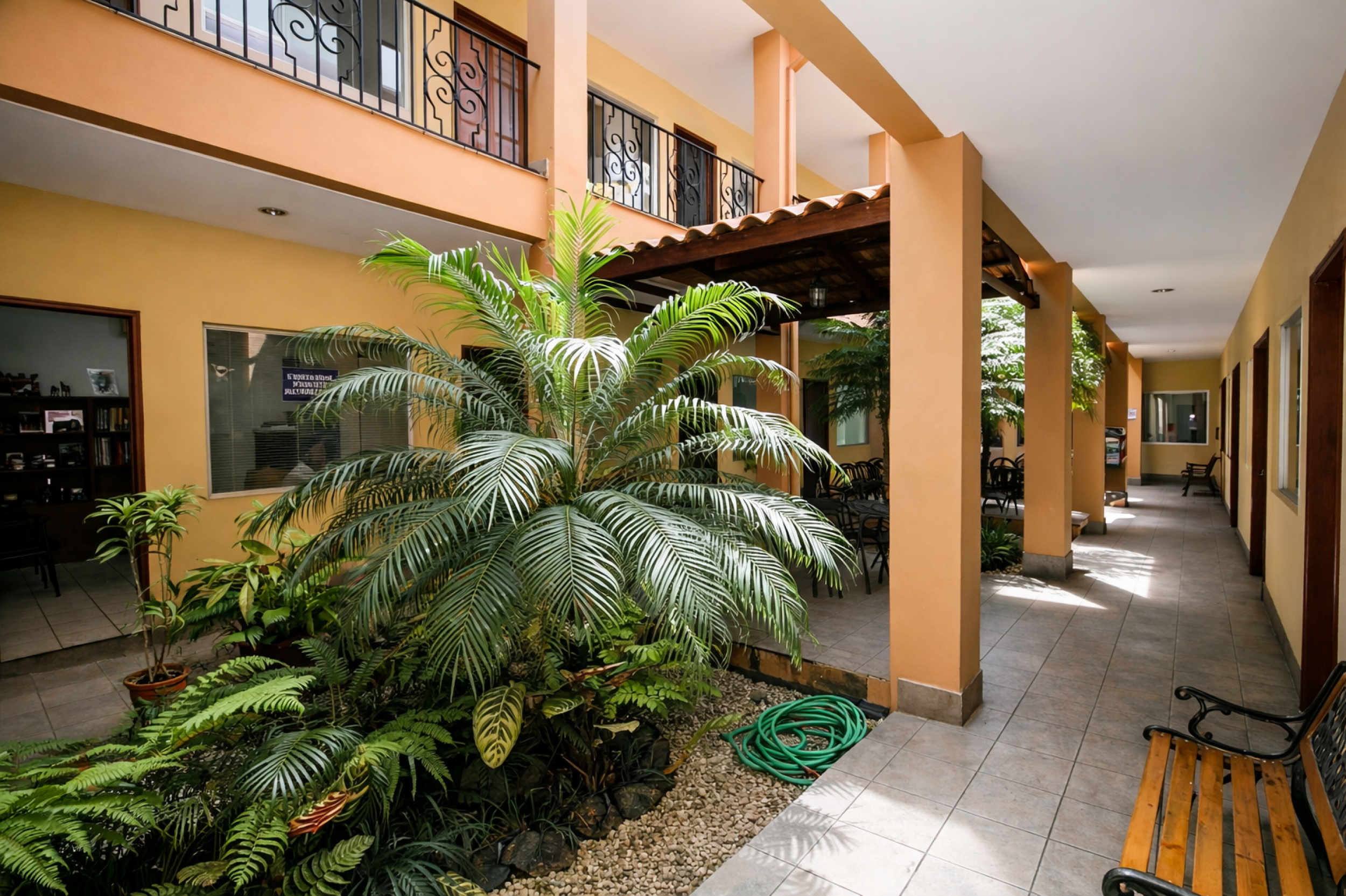 Building with Potential for Hostel or Airbnb – Near La Sabana and Paseo Colón