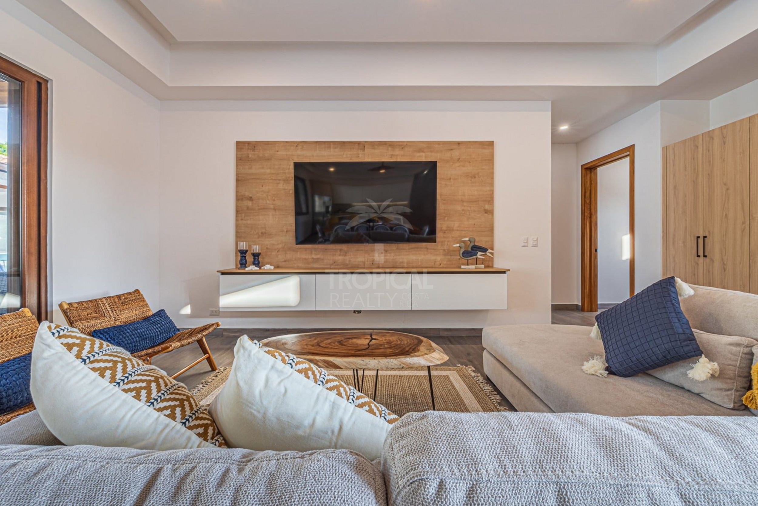 Luxury Villa in Hacienda Pinilla – Guest House, Private Pool & Resort-Style Living
