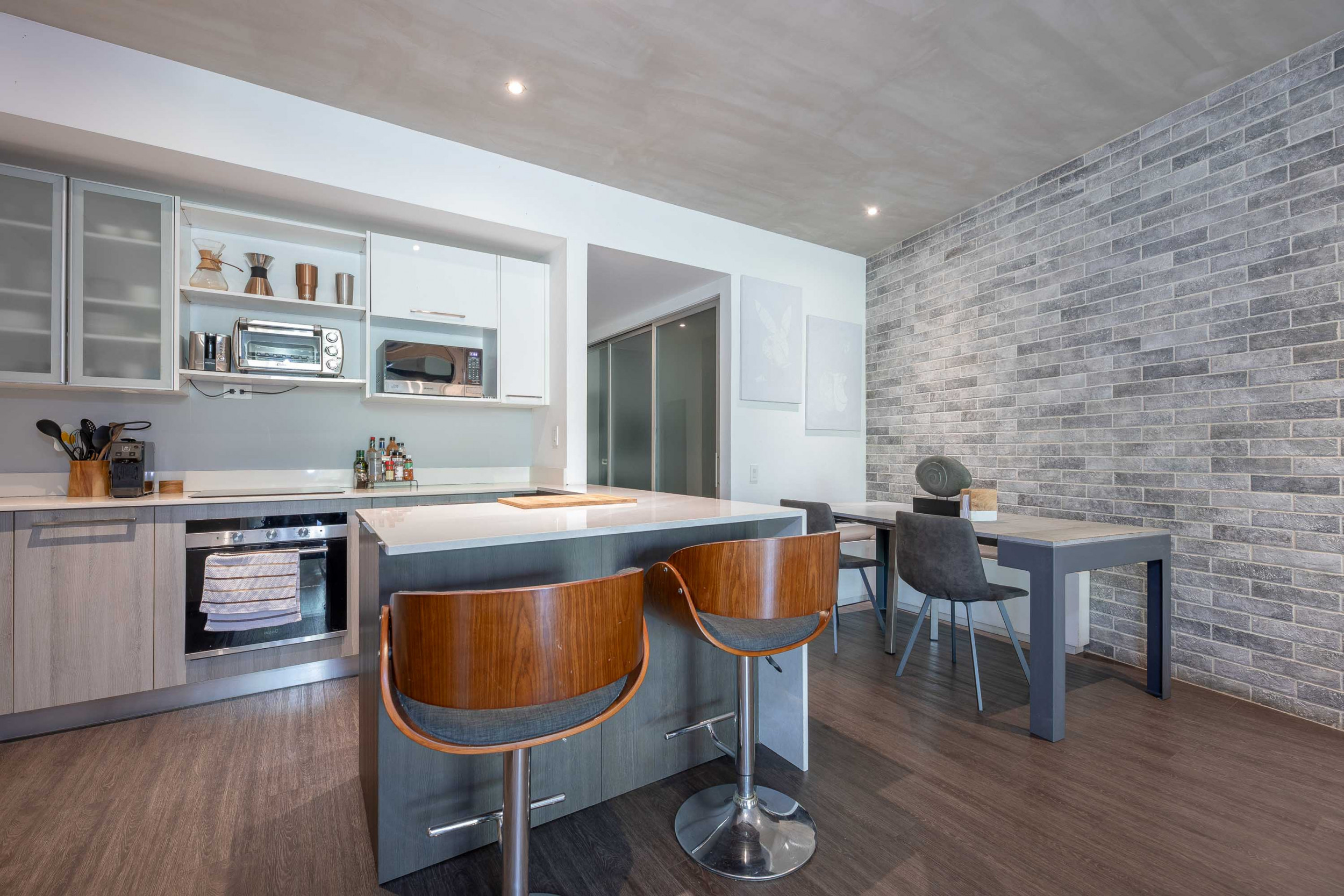 Modern Apartment with Private Garden in Arborea Flats, Santa Ana