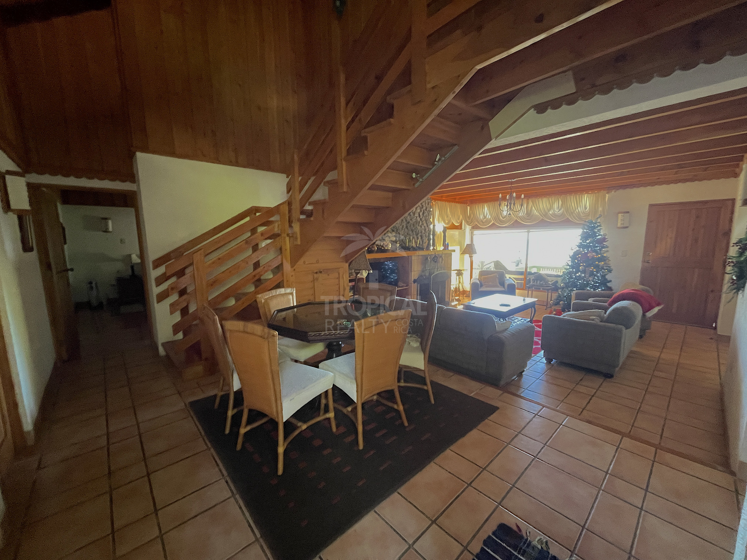 Alpine-Inspired Mountain Retreat in Monte Lagos, Heredia – A Nature Lover’s Paradise