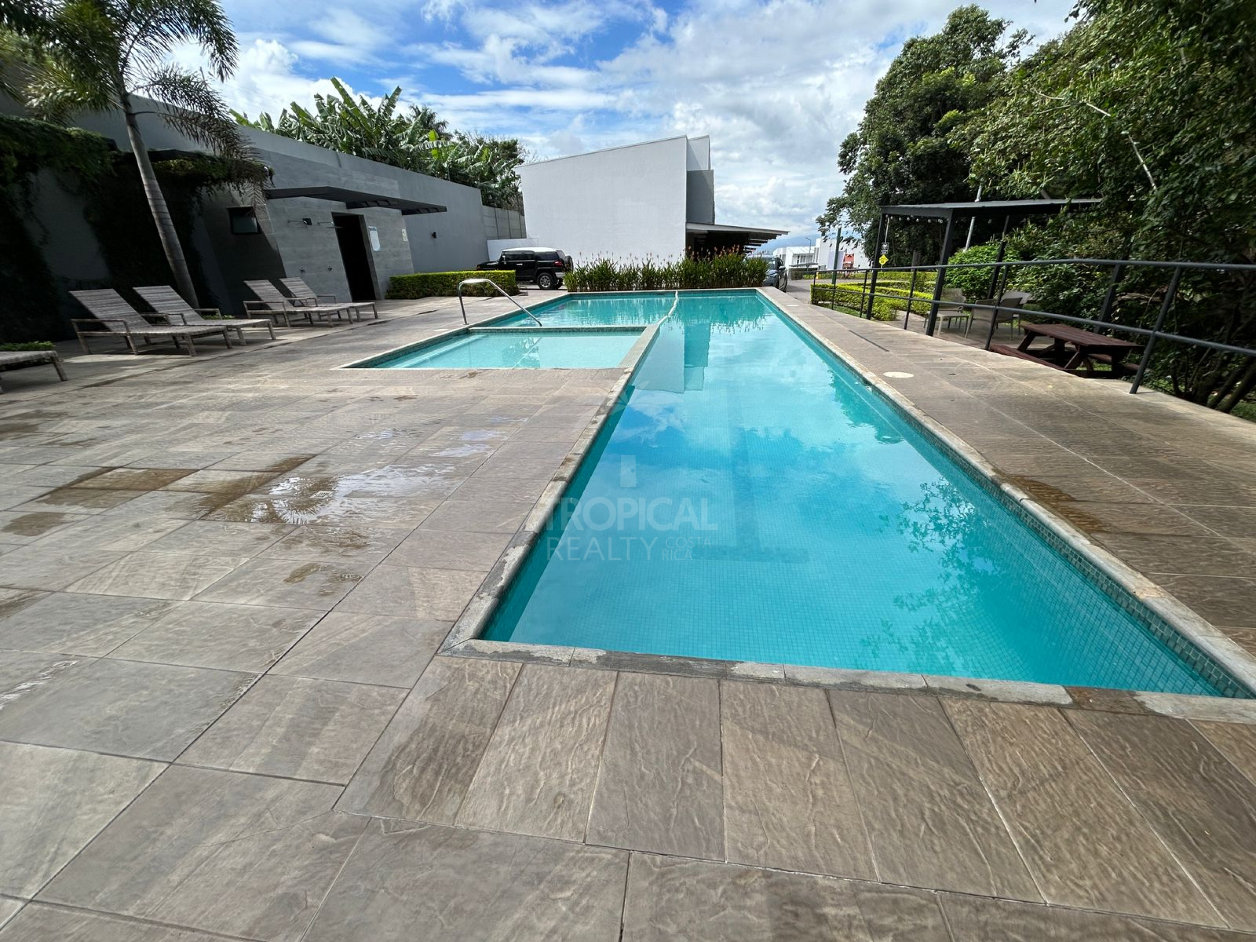 Modern Townhouse for Rent – Piedades de Santa Ana