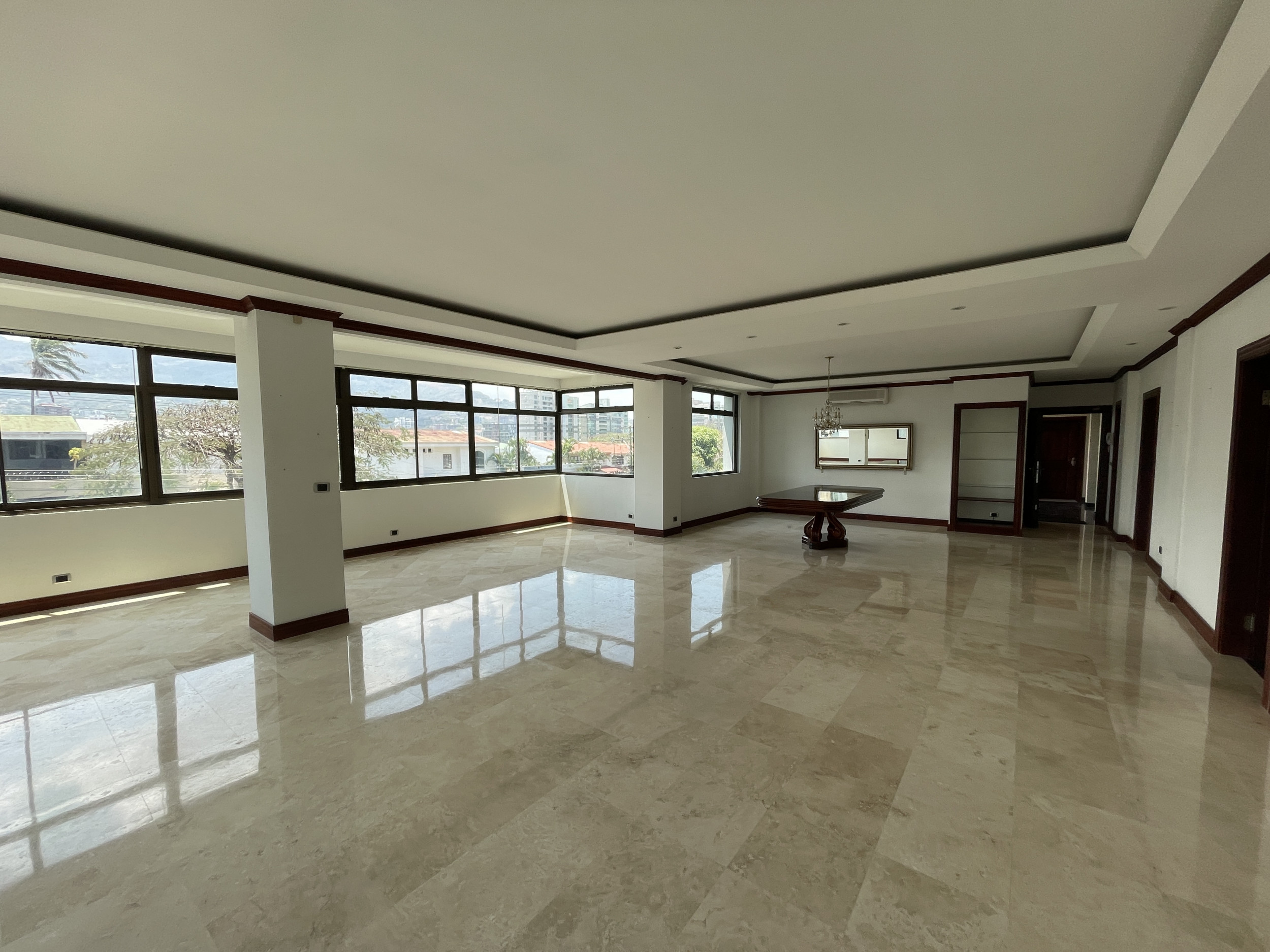 Trejos Montealegre, elegant apartment for sale
