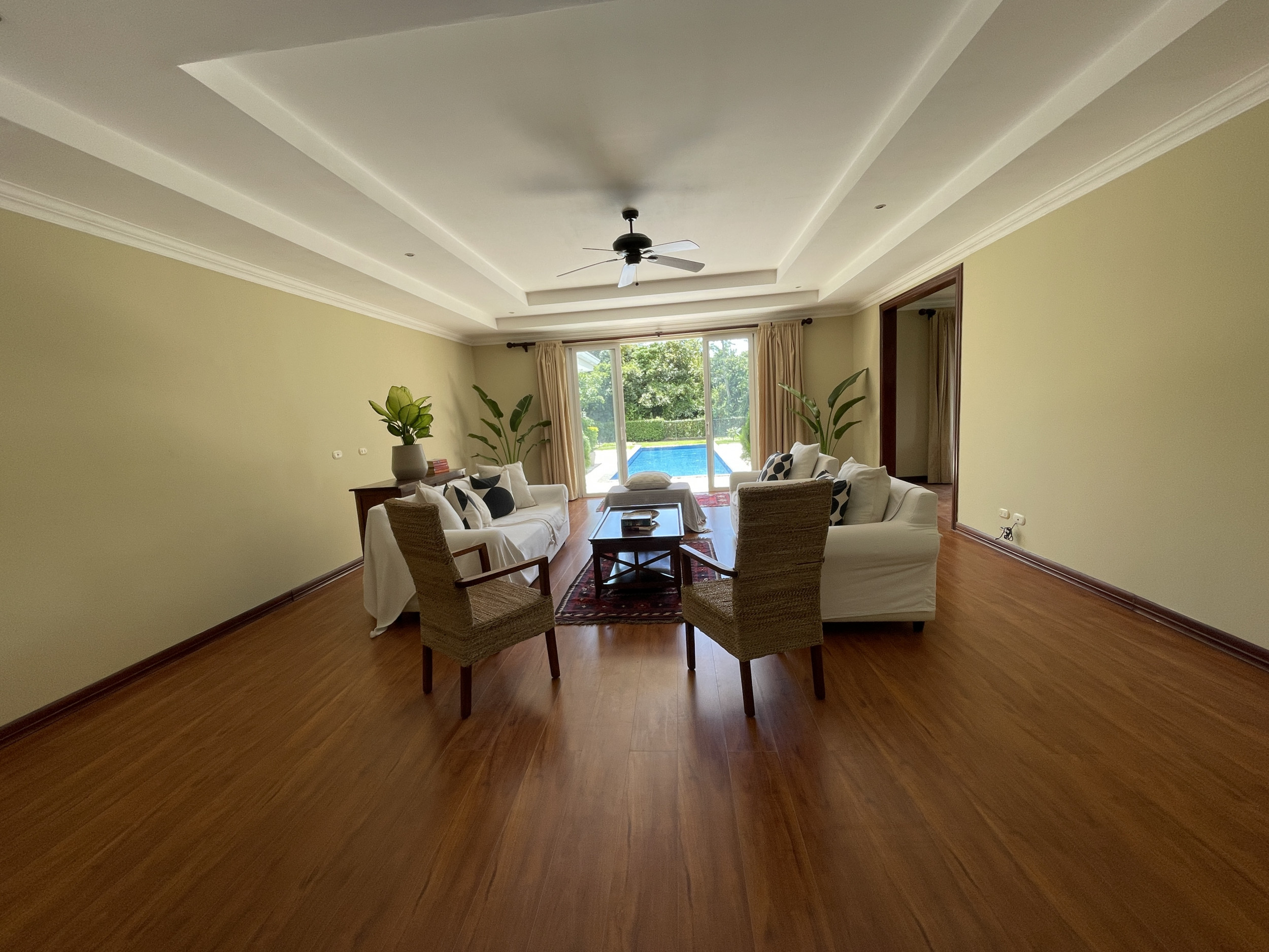 House for sale in Ciudad Colón, El Rodeo – With Pool and Spacious Green Areas