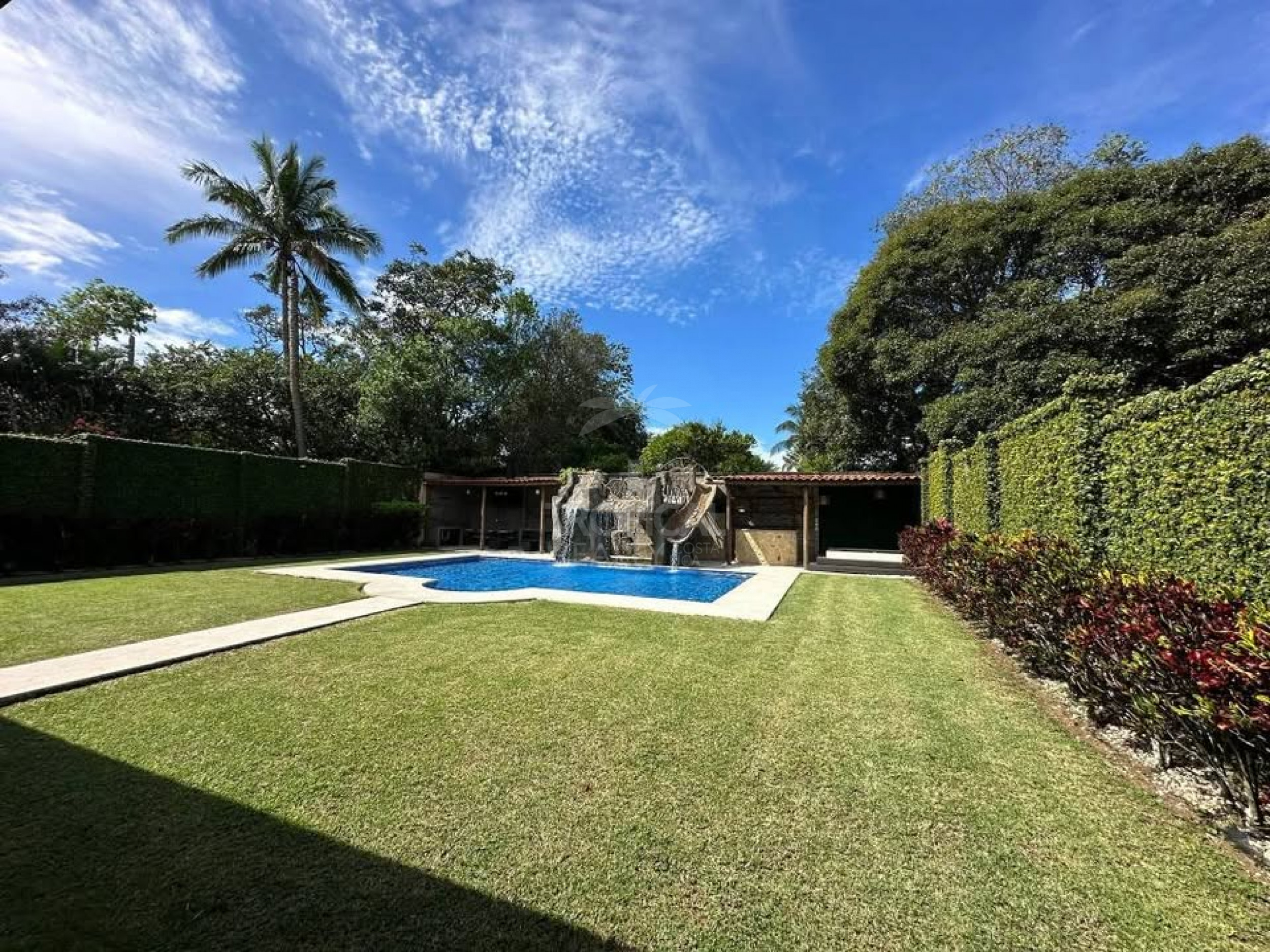 House for sale Ciudad Colon with pool