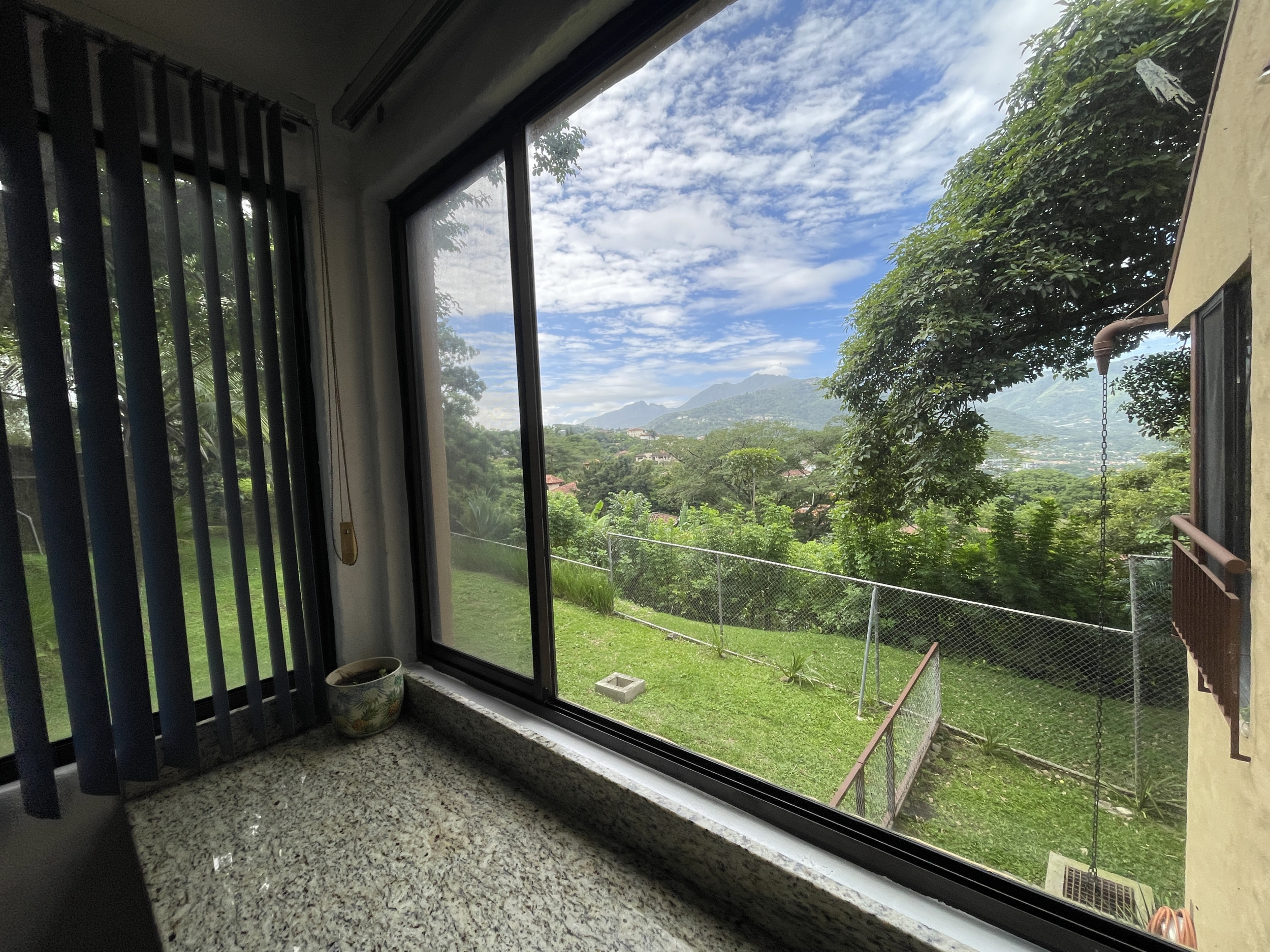 Spacious 5-Bedroom Home in Gated Community in Escazú, Guachipelin Norte