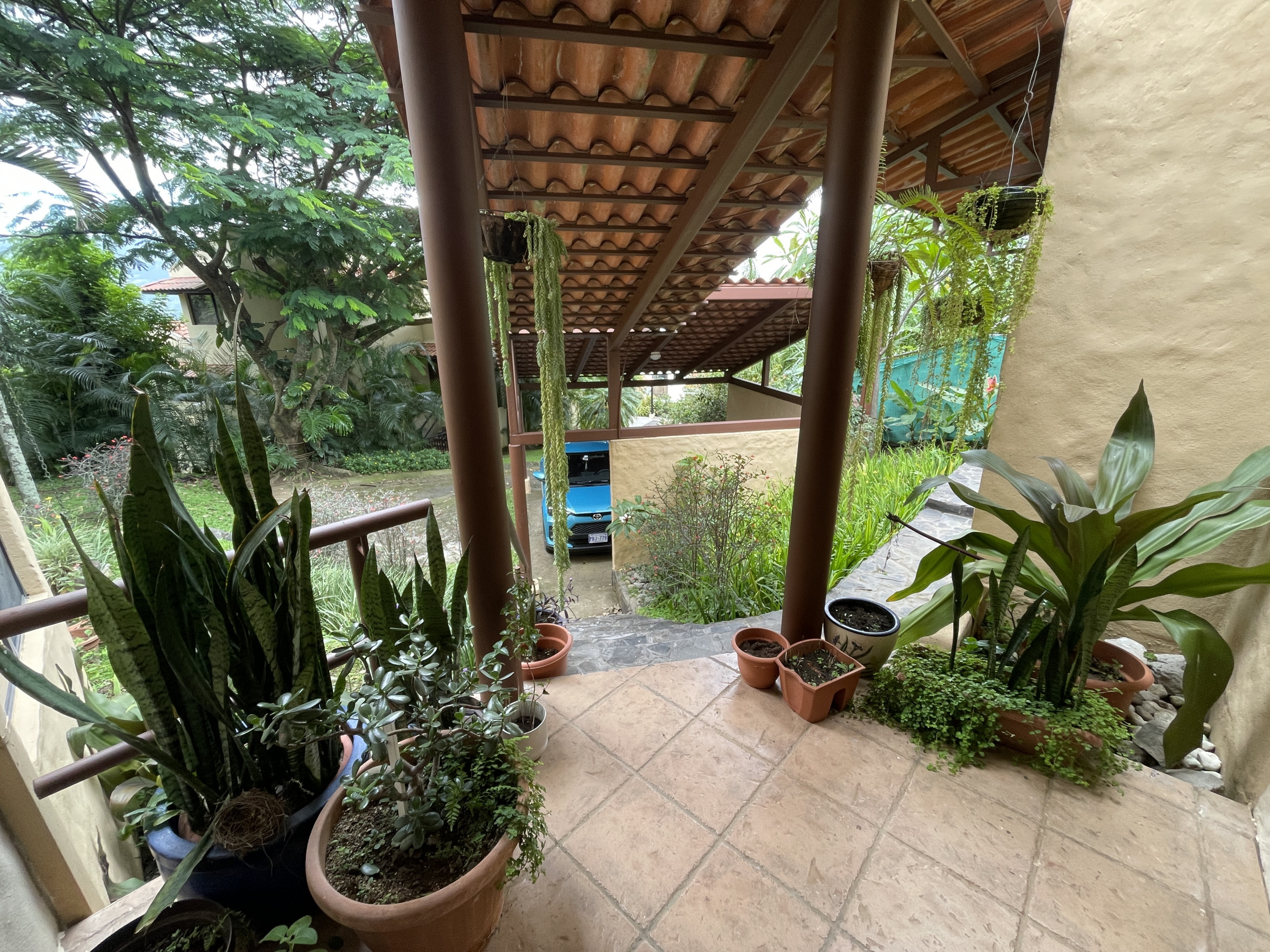 Spacious 5-Bedroom Home in Gated Community in Escazú, Guachipelin Norte