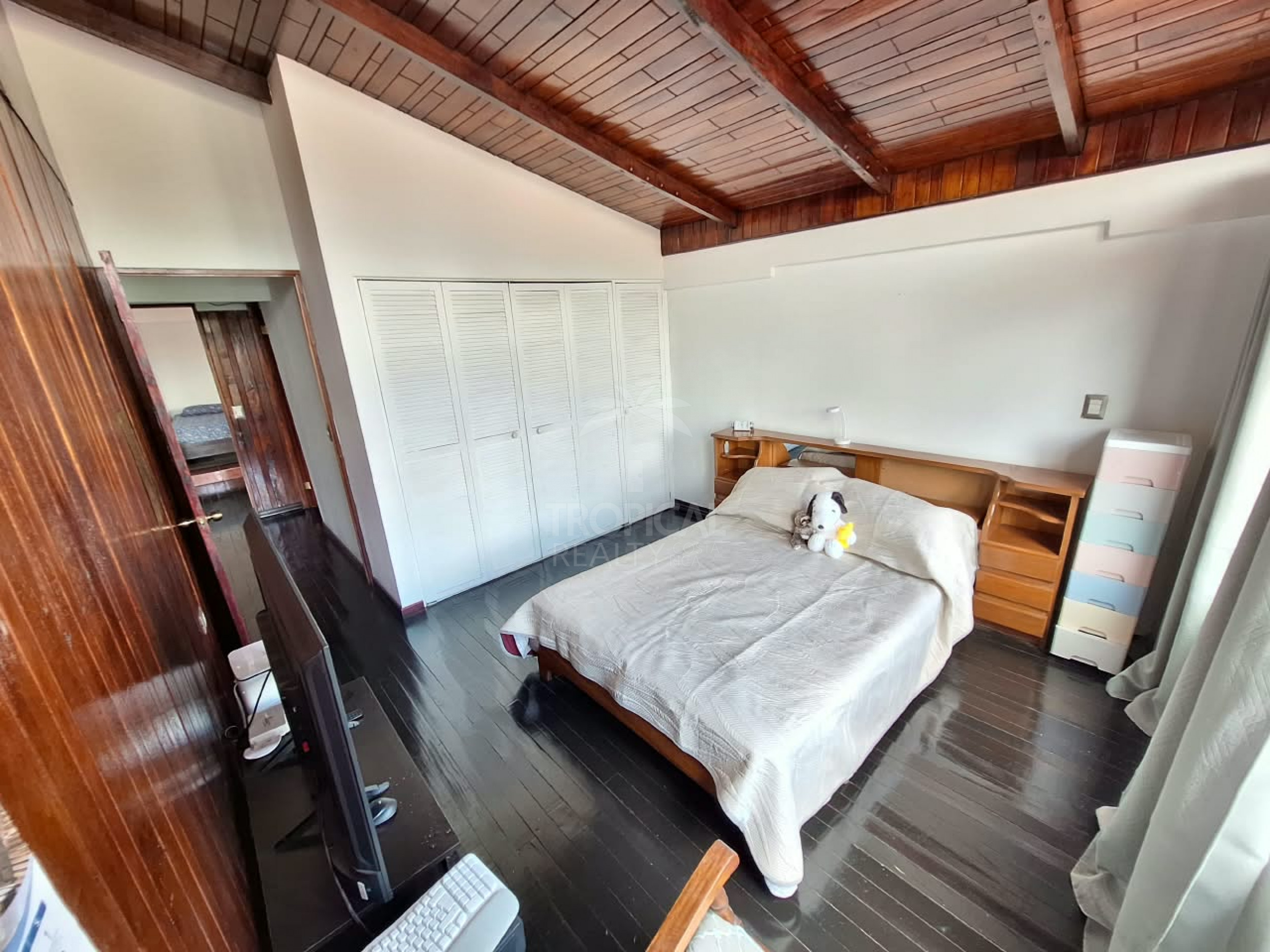Multi-Purpose Property for Sale in Downtown Heredia – Residential Comfort, Investment Potential and Commercial Opportunity