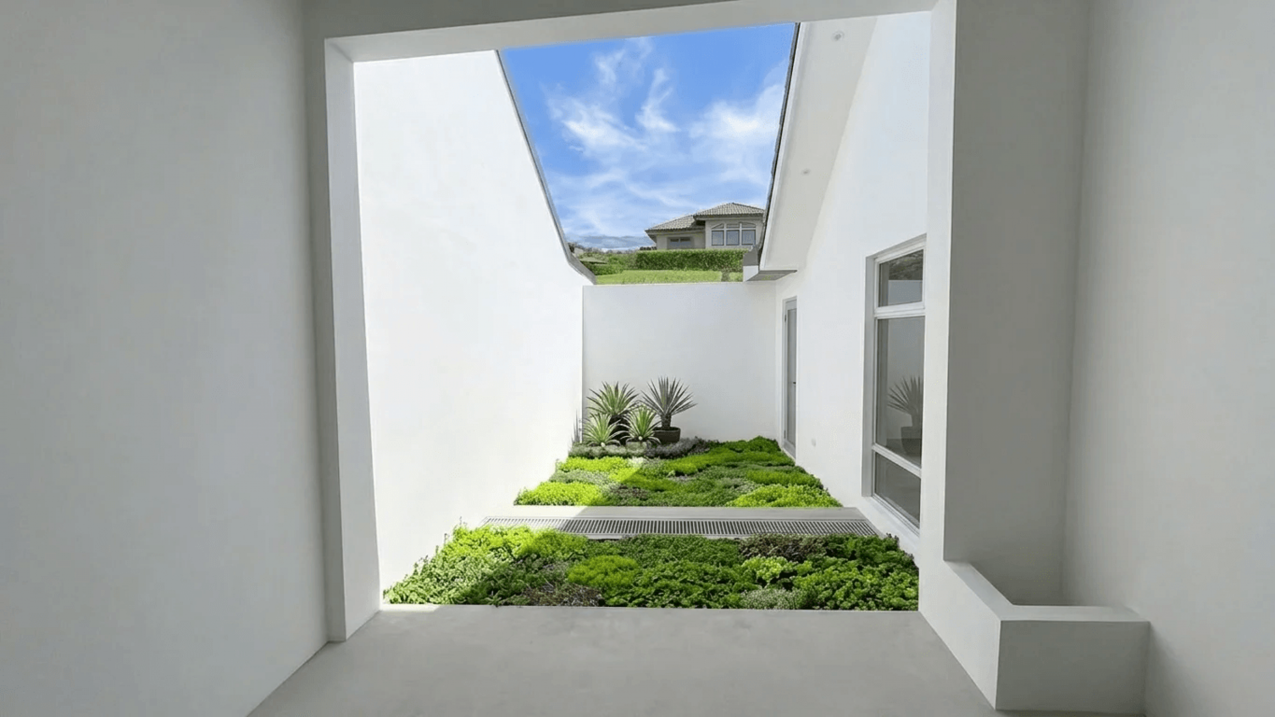 Independent Home for Sale Near UCIMED, San José, Sabana
