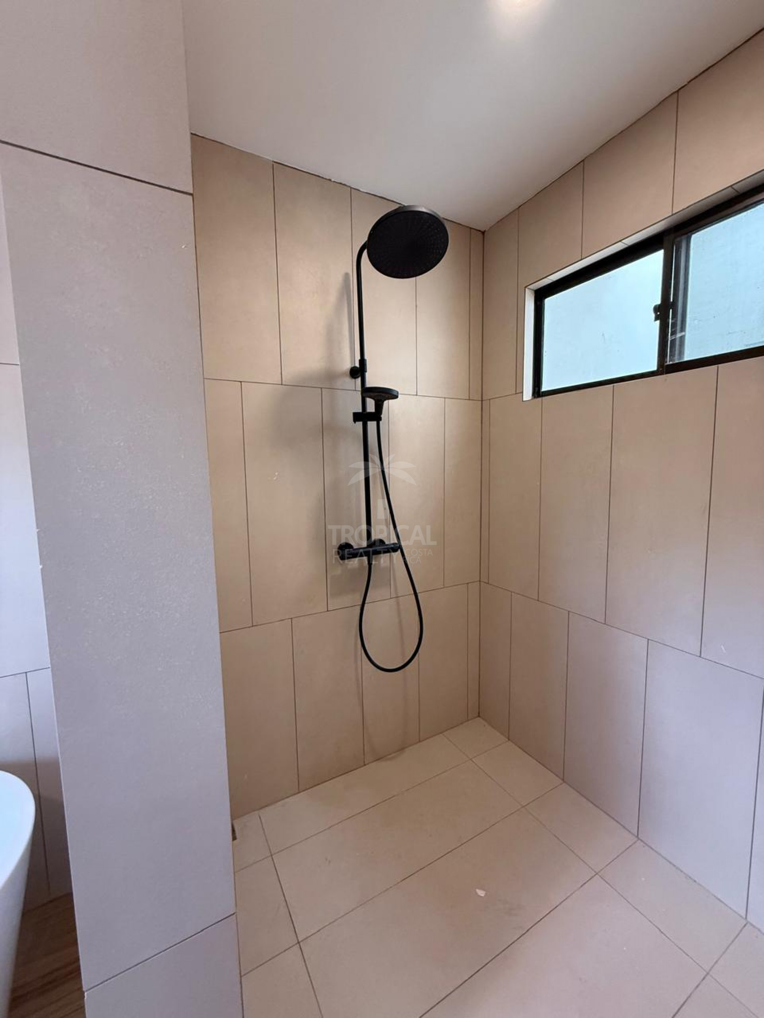 Modern Home for Sale or Rent in Gated Community near La Paco, Escazú RENTED