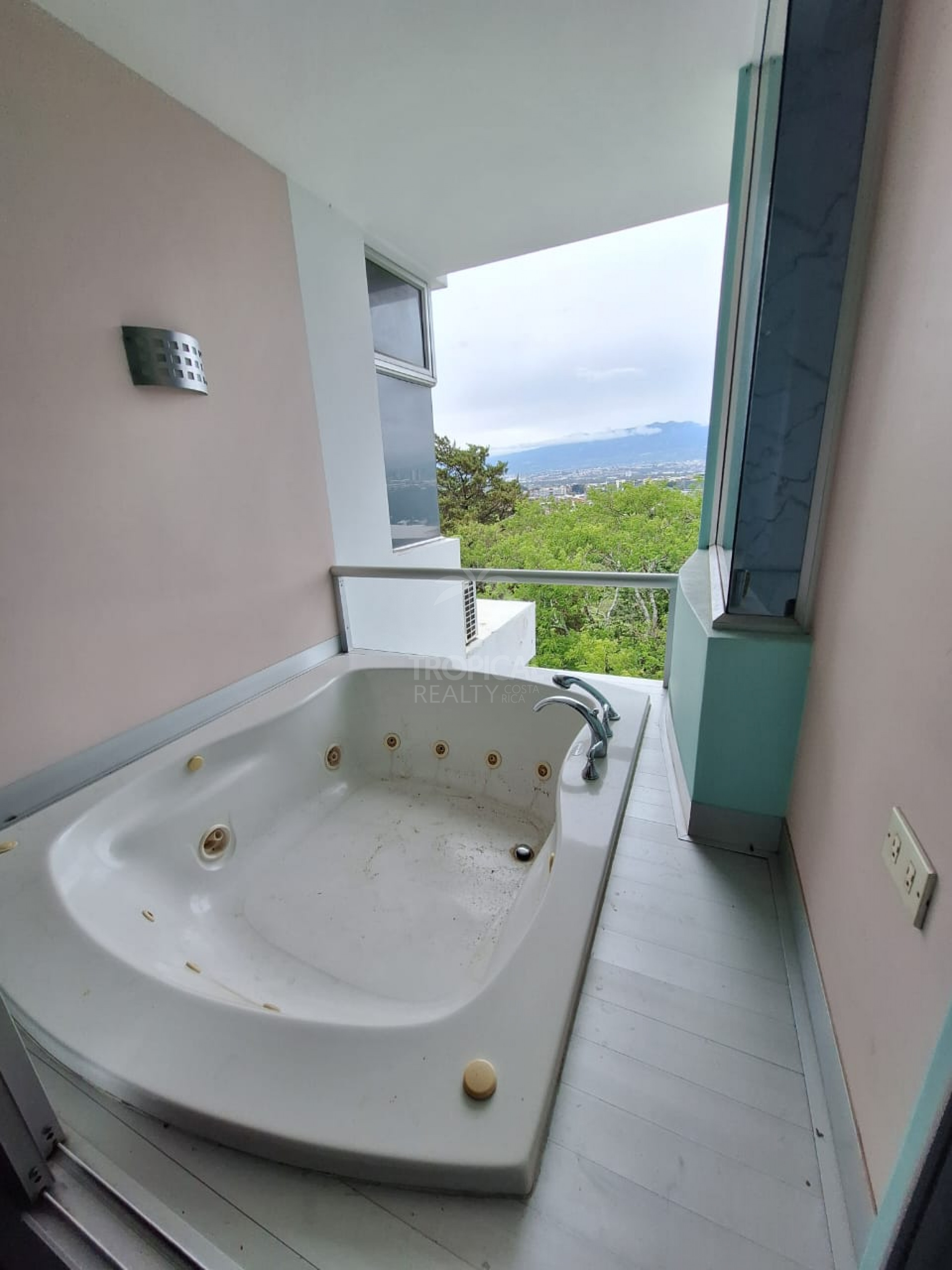 Escazu apartment for rent furnished