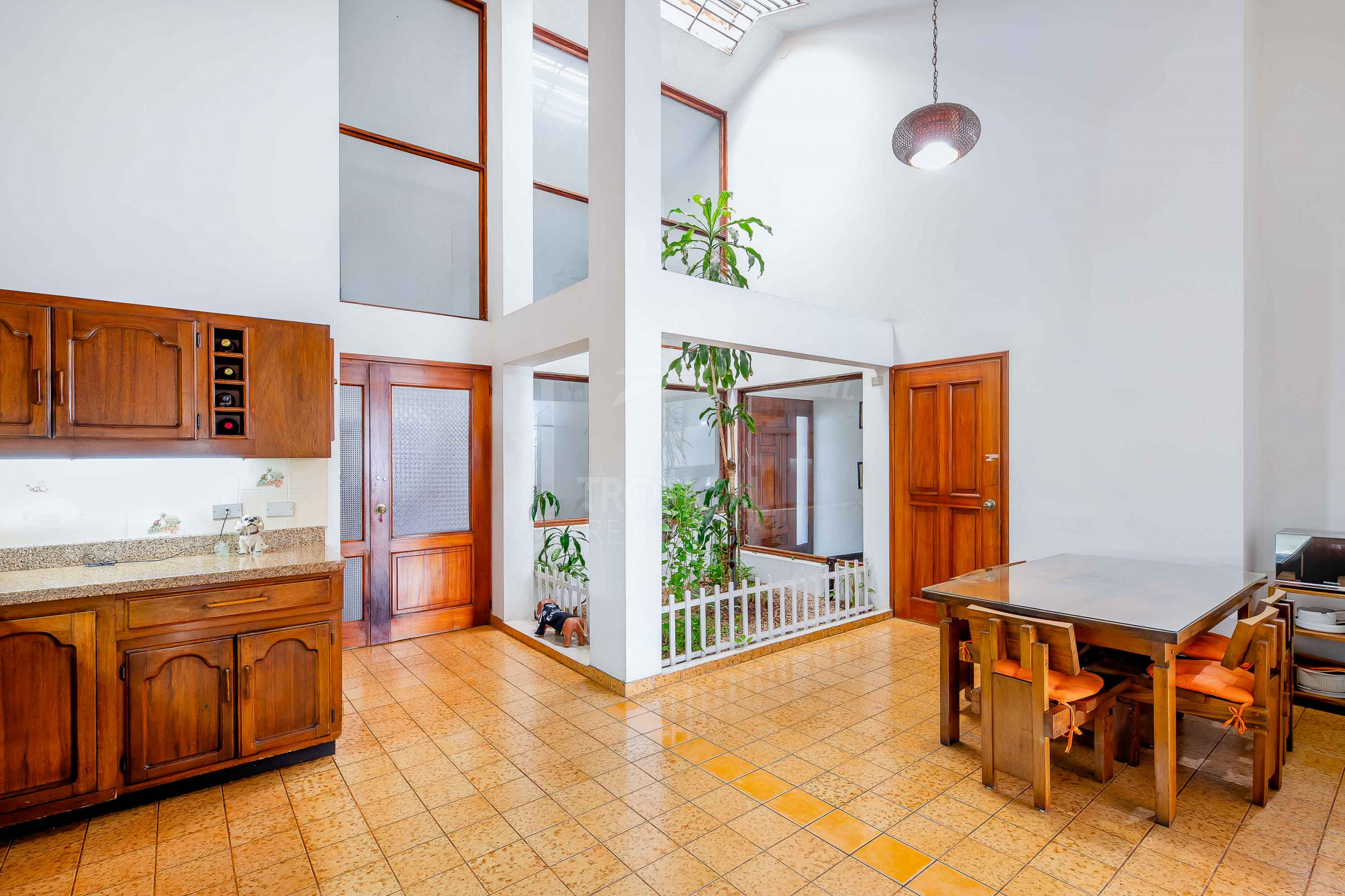 Single-Story Home with Private Pool for Sale in Trejos Montealegre, Escazú SOLD