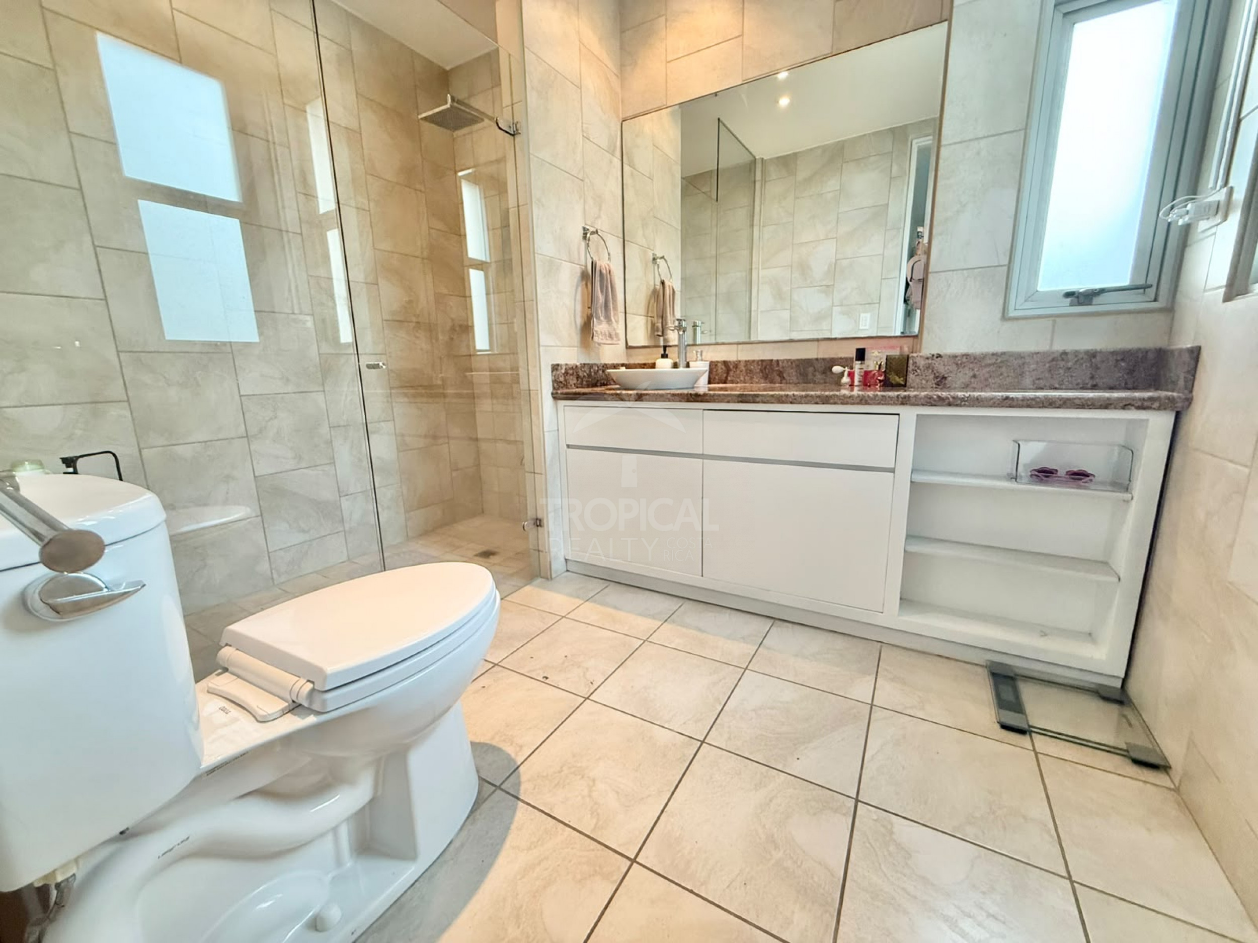 Luxurious Condo for Sale in Central Park Escazú – 3 Bedrooms, Premium Location, and Exclusive Lifestyle