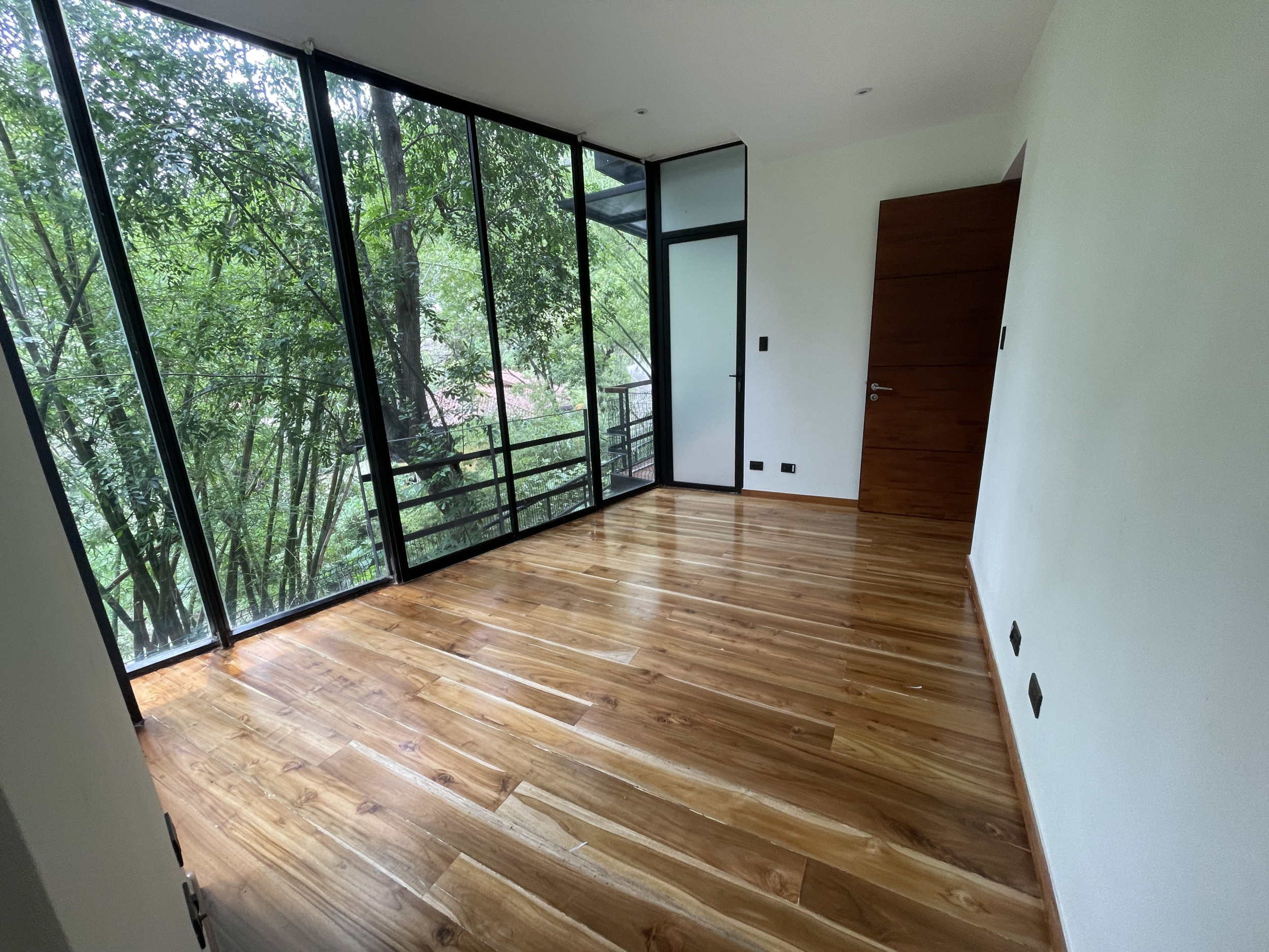 Villa Real Santa Ana: Stunning Contemporary Investment Property with Panoramic Views