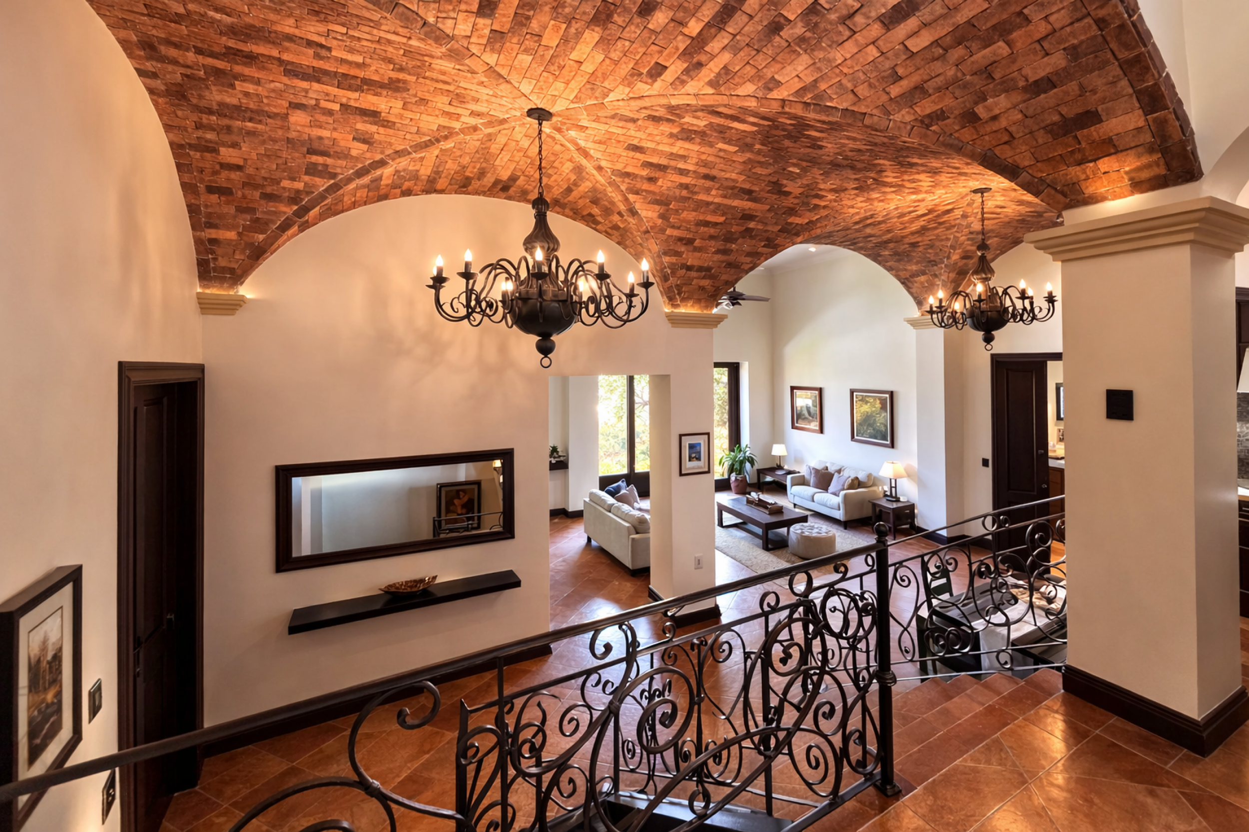 Tuscan-Style Luxury Residence for Sale – Pozos, Santa Ana