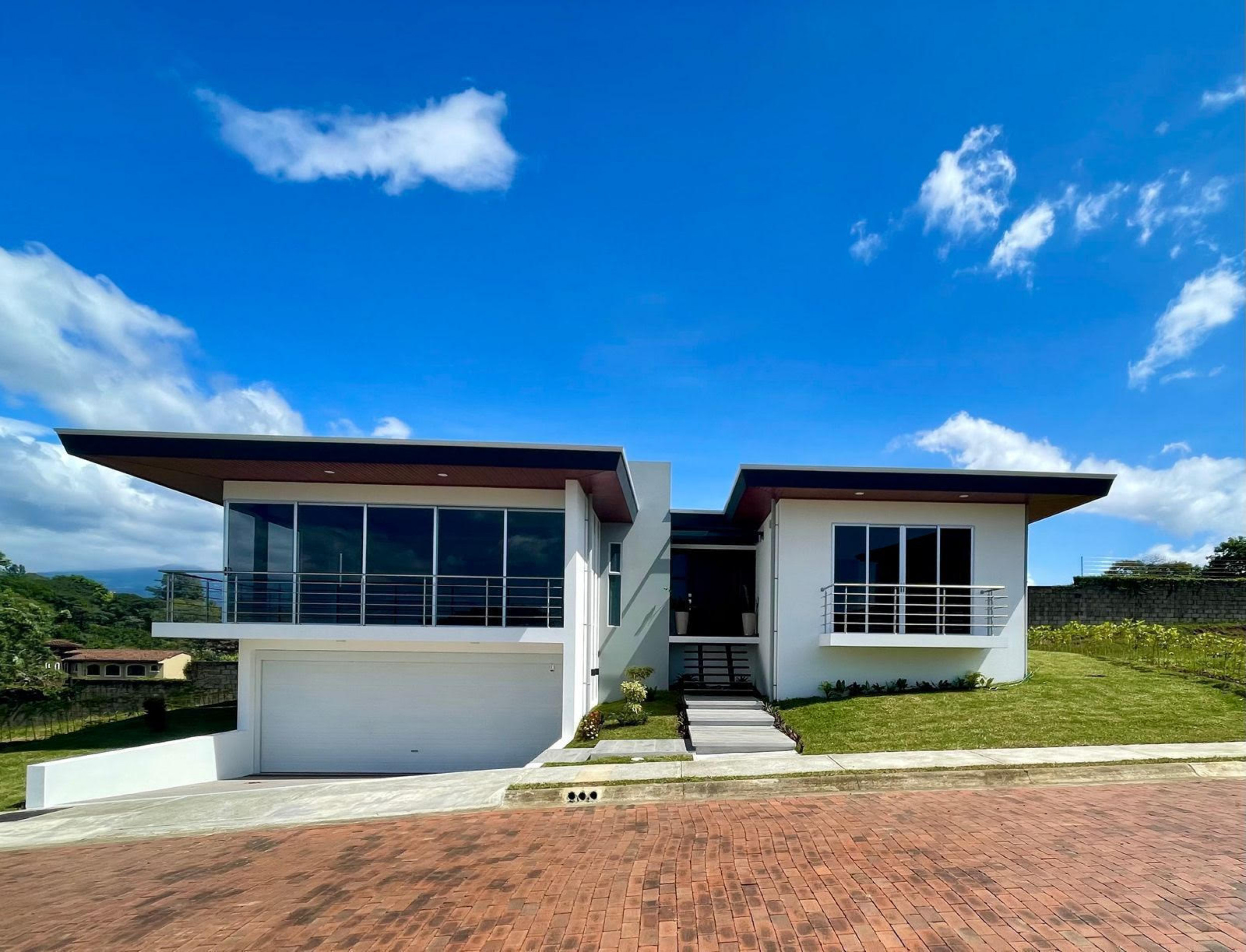 Casa Cielo house for rent San Rafael Alajuela in gated community
