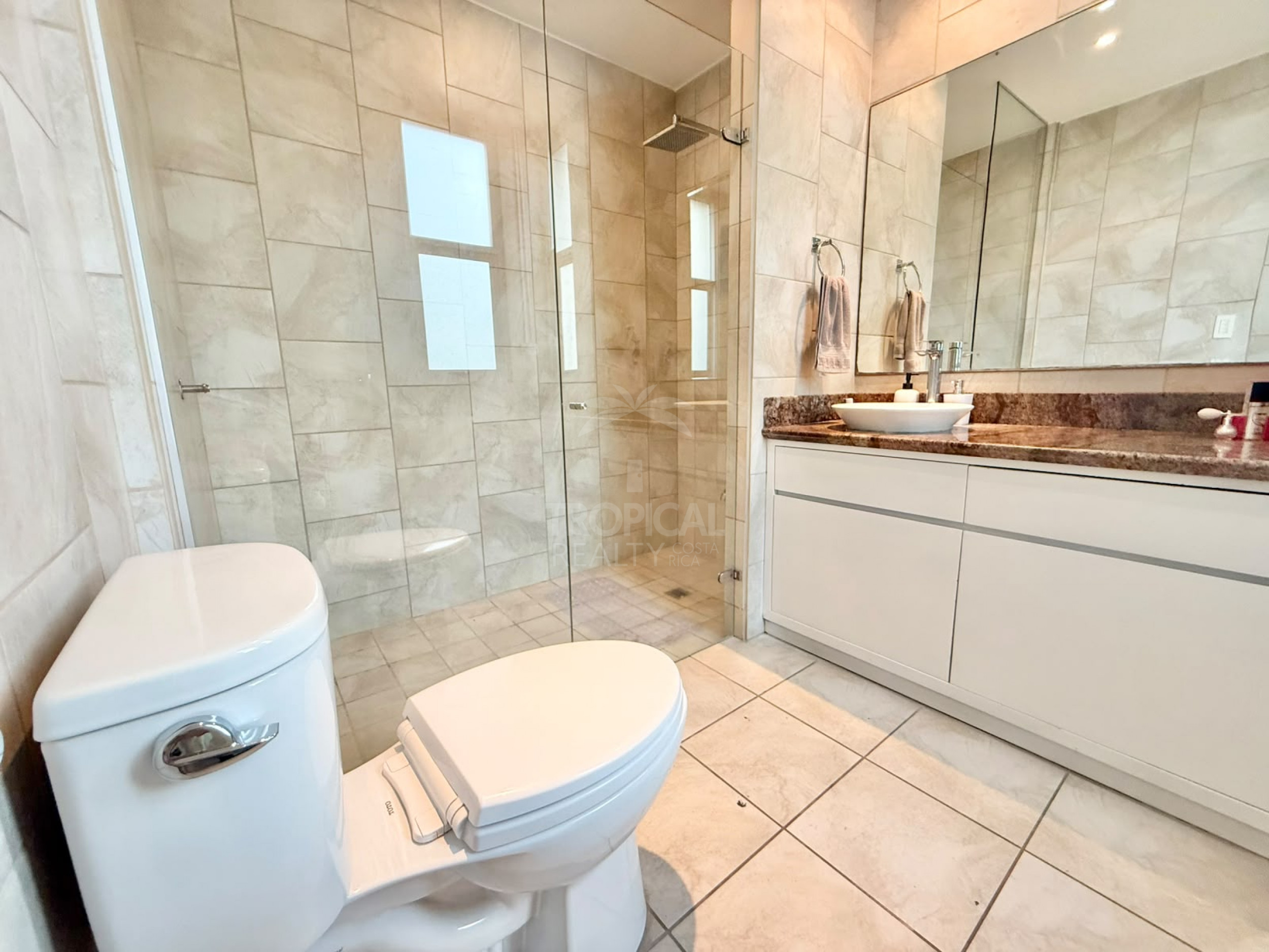 Luxurious Condo for Sale in Central Park Escazú – 3 Bedrooms, Premium Location, and Exclusive Lifestyle