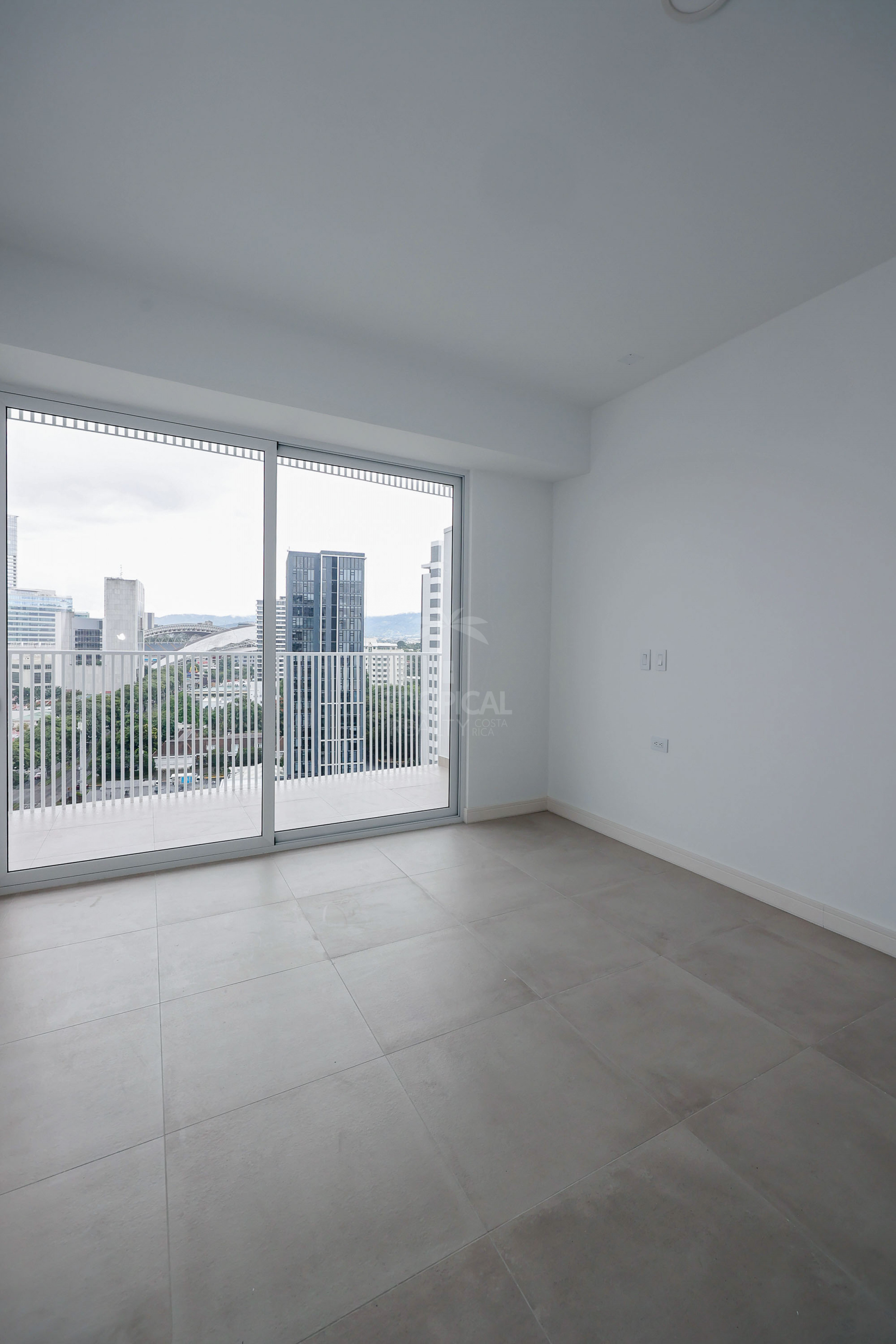 Contemporary City View Apartment – La Sabana, San José