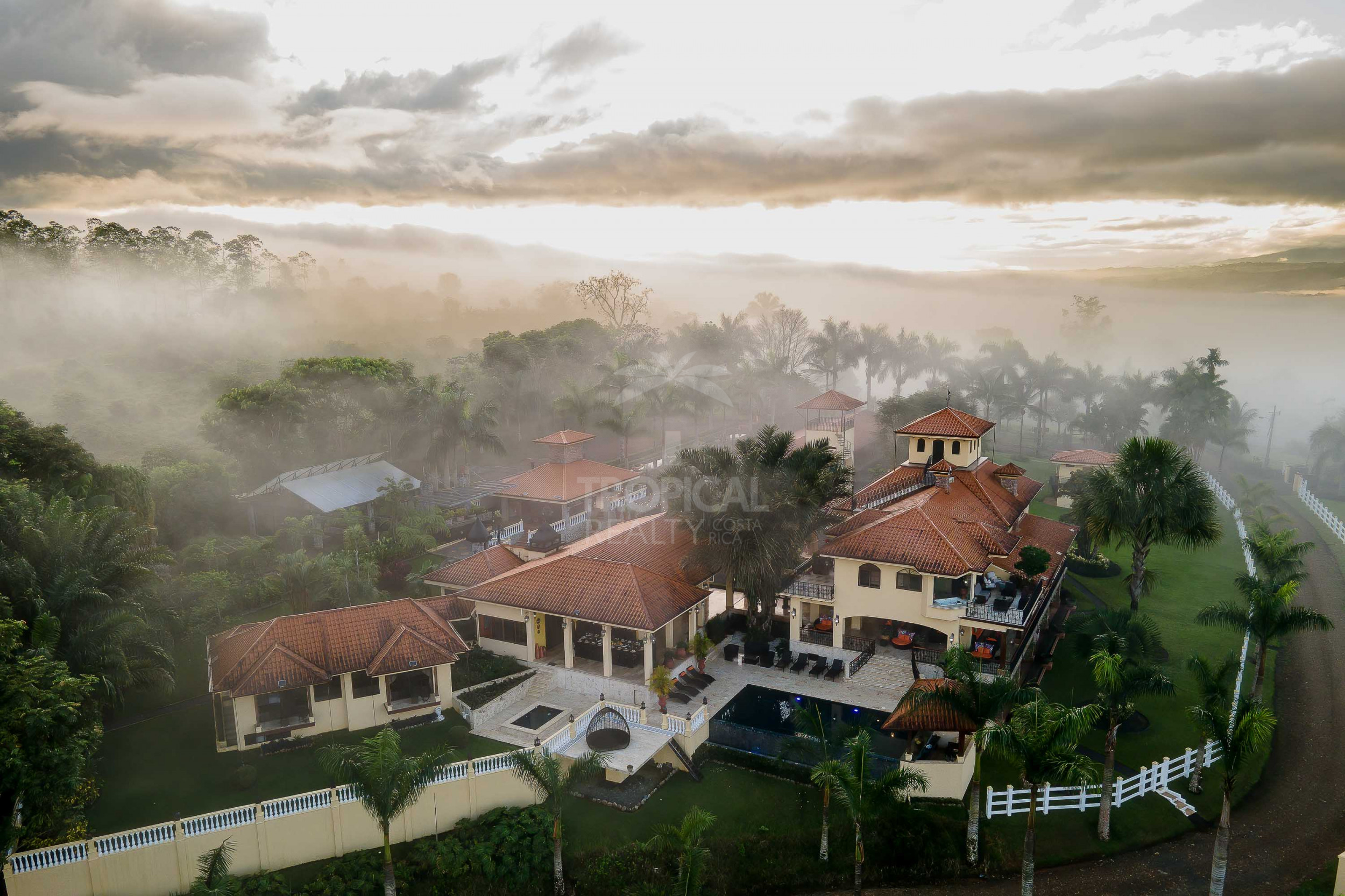 Grand Luxury Estate – Rancho Villa Verde