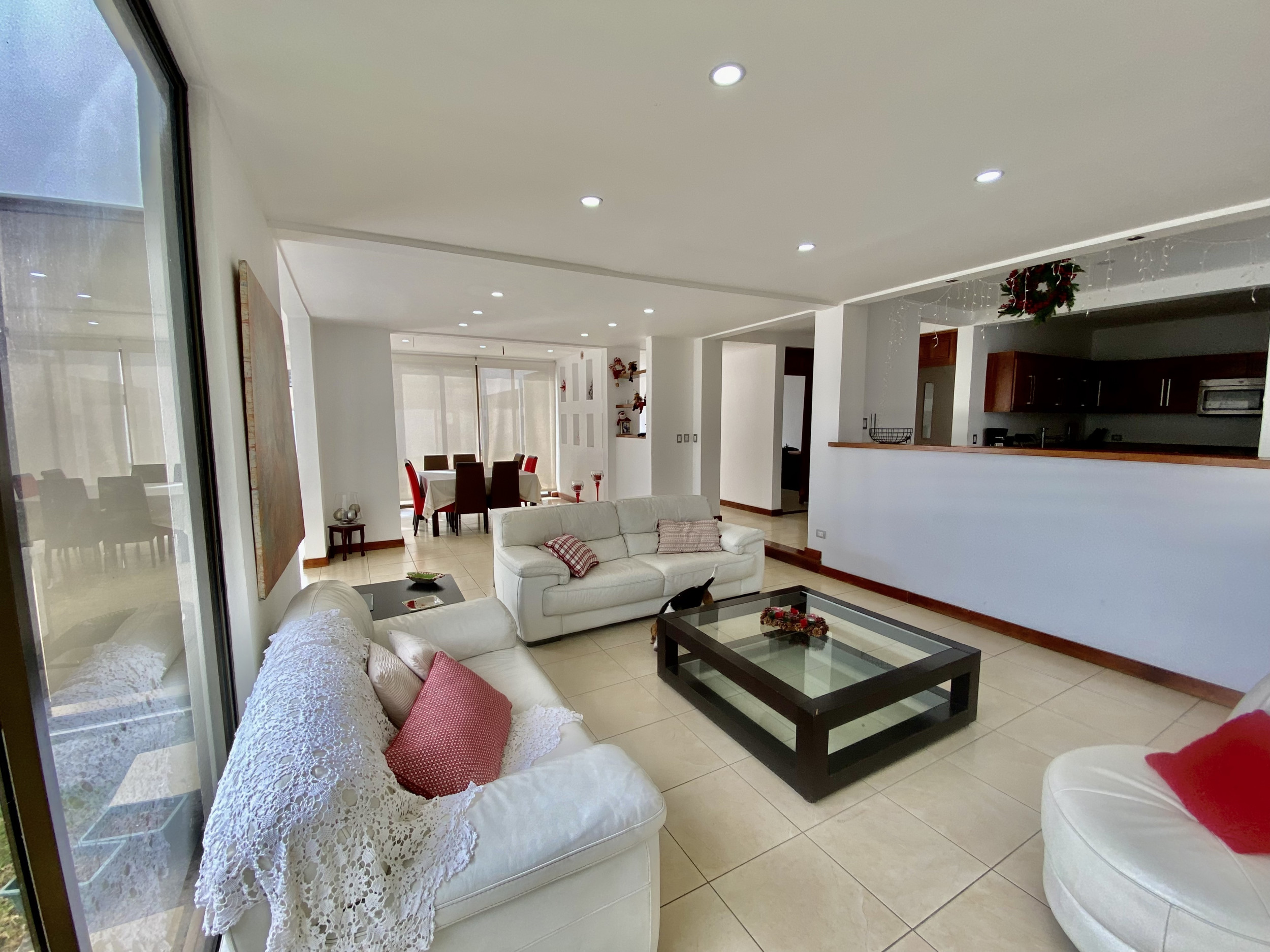 SOLD Luxury Contemporary Residence in Escazú: Spacious Living, Natural Light, and Exclusive Amenities in South Guachipelin