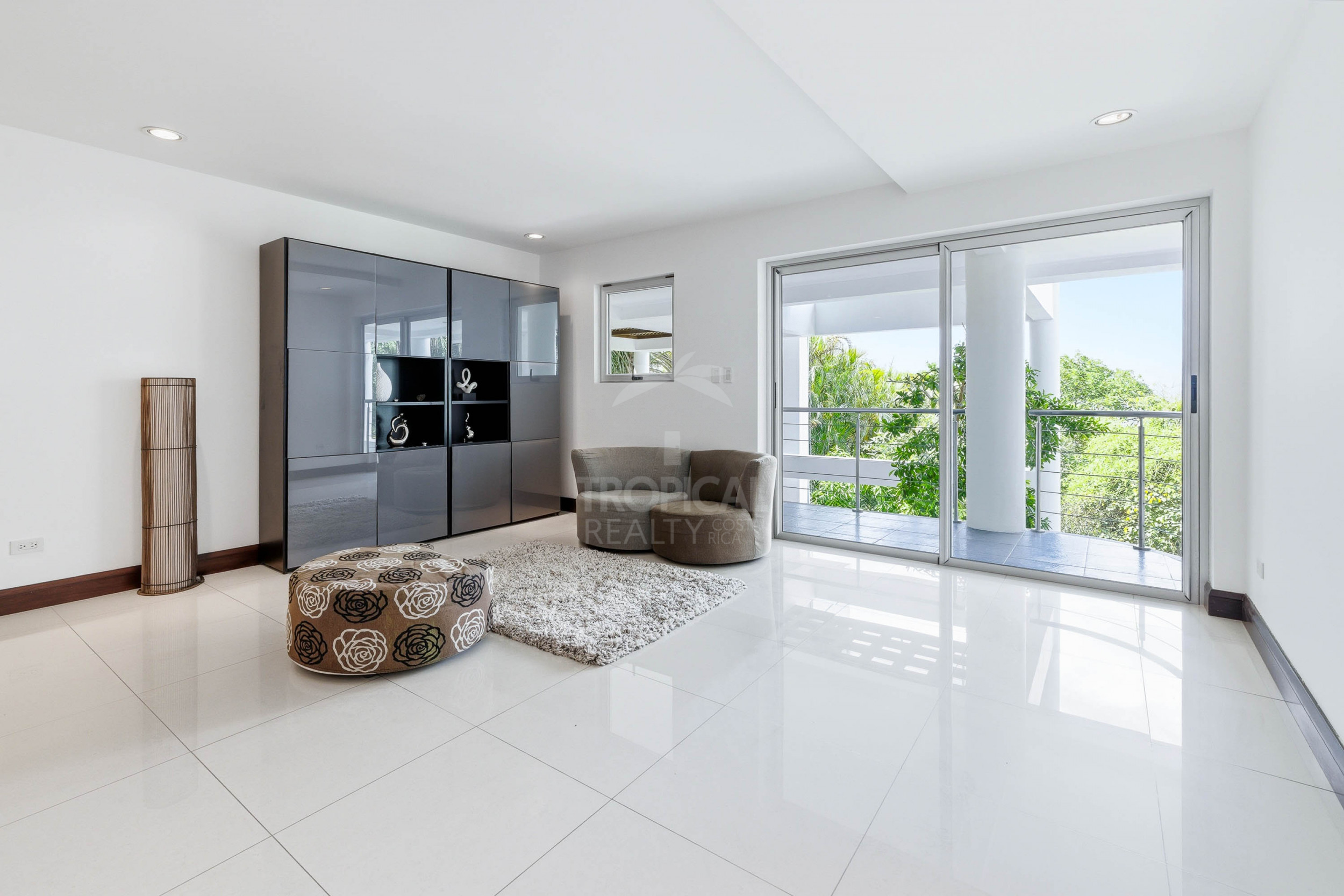 Luxury Contemporary Estate for Sale in Santa Ana with Panoramic Valley and Mountain Views