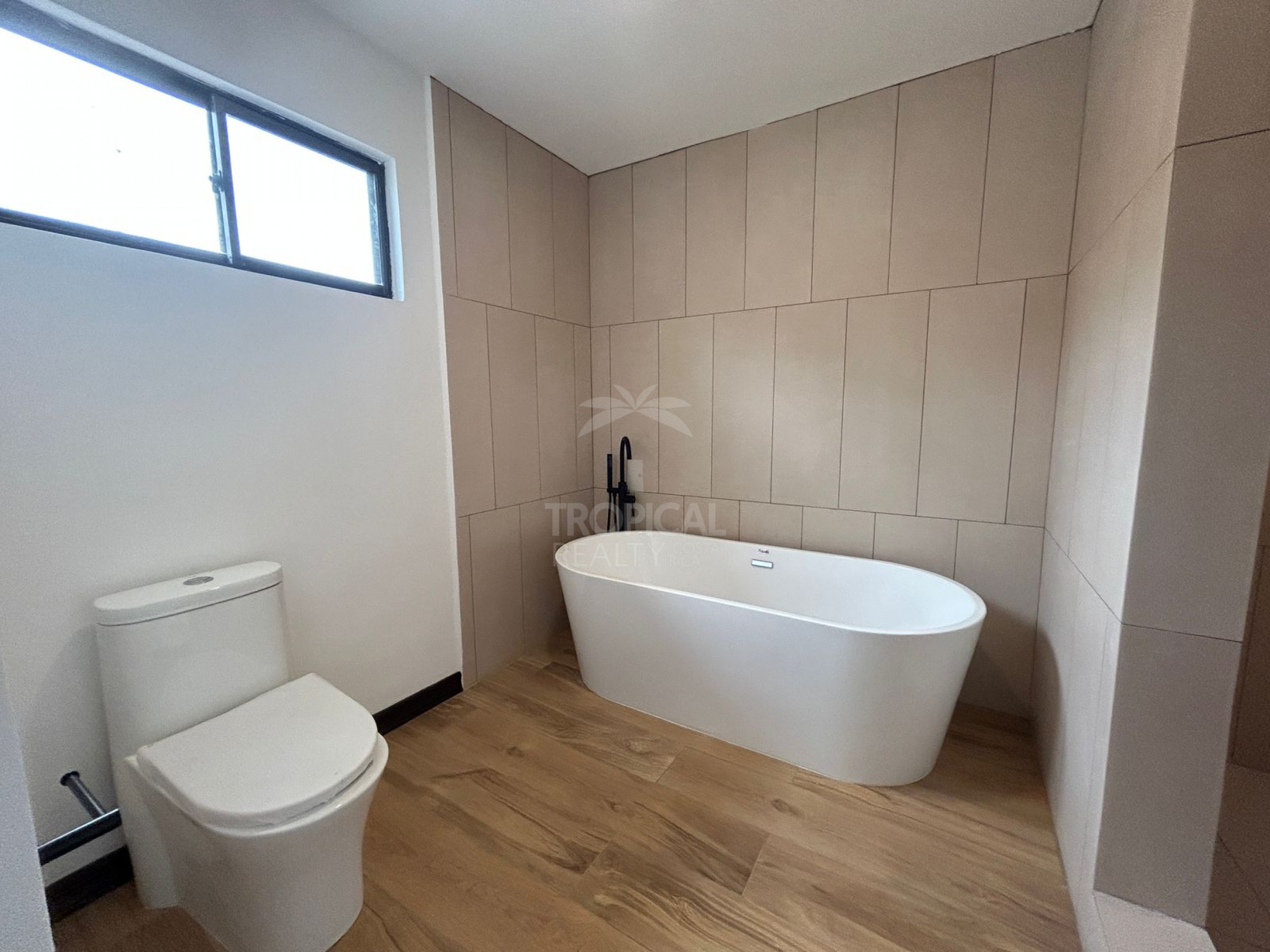 Modern Home for Sale or Rent in Gated Community near La Paco, Escazú RENTED