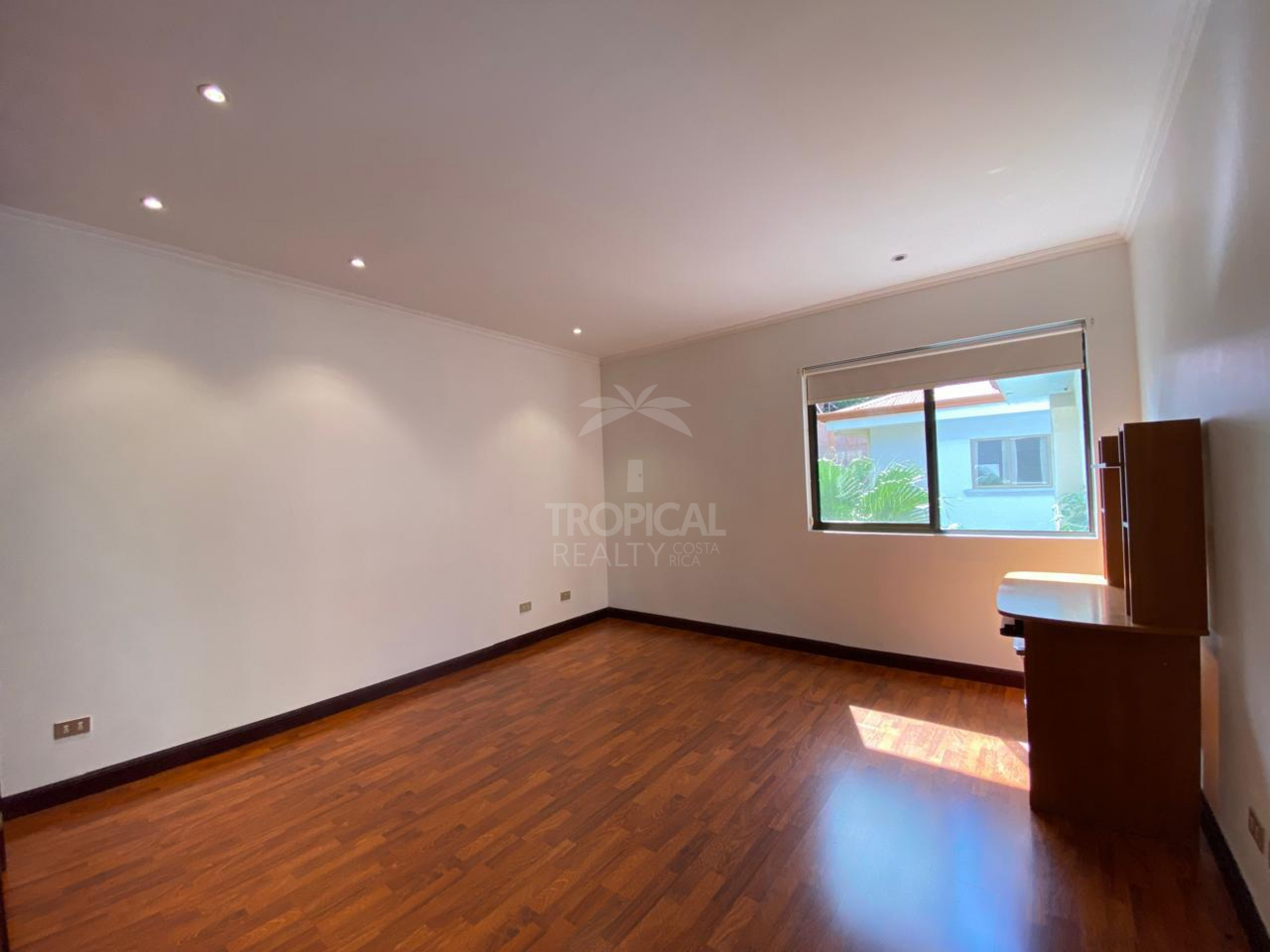 Spacious Semi-Furnished Apartment for Rent and Sale – Alto de las Palomas, Escazú