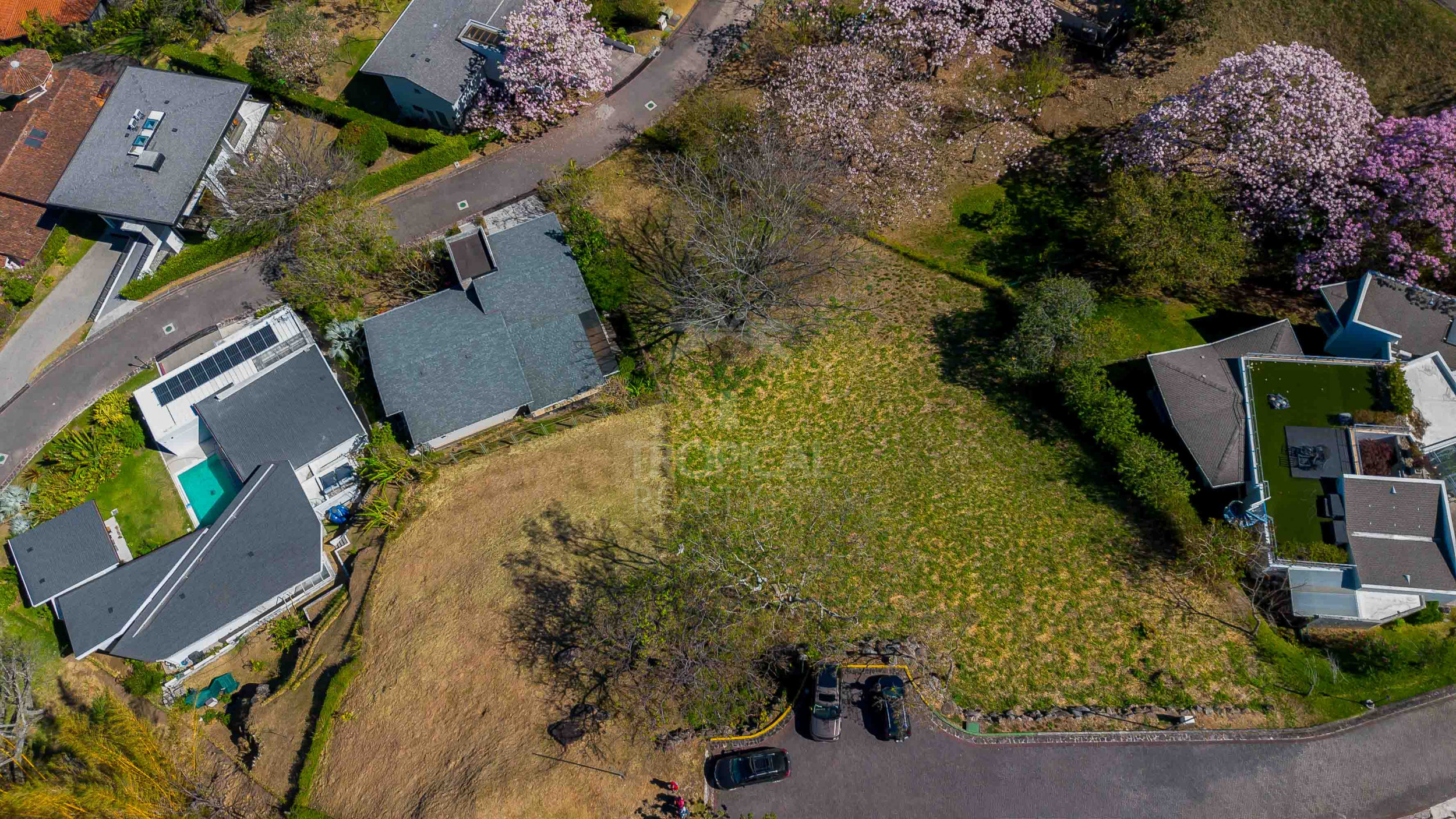 Premium Lot for Sale in Valle Escondido, Santa Ana – 1,071 m² with Sunset Views