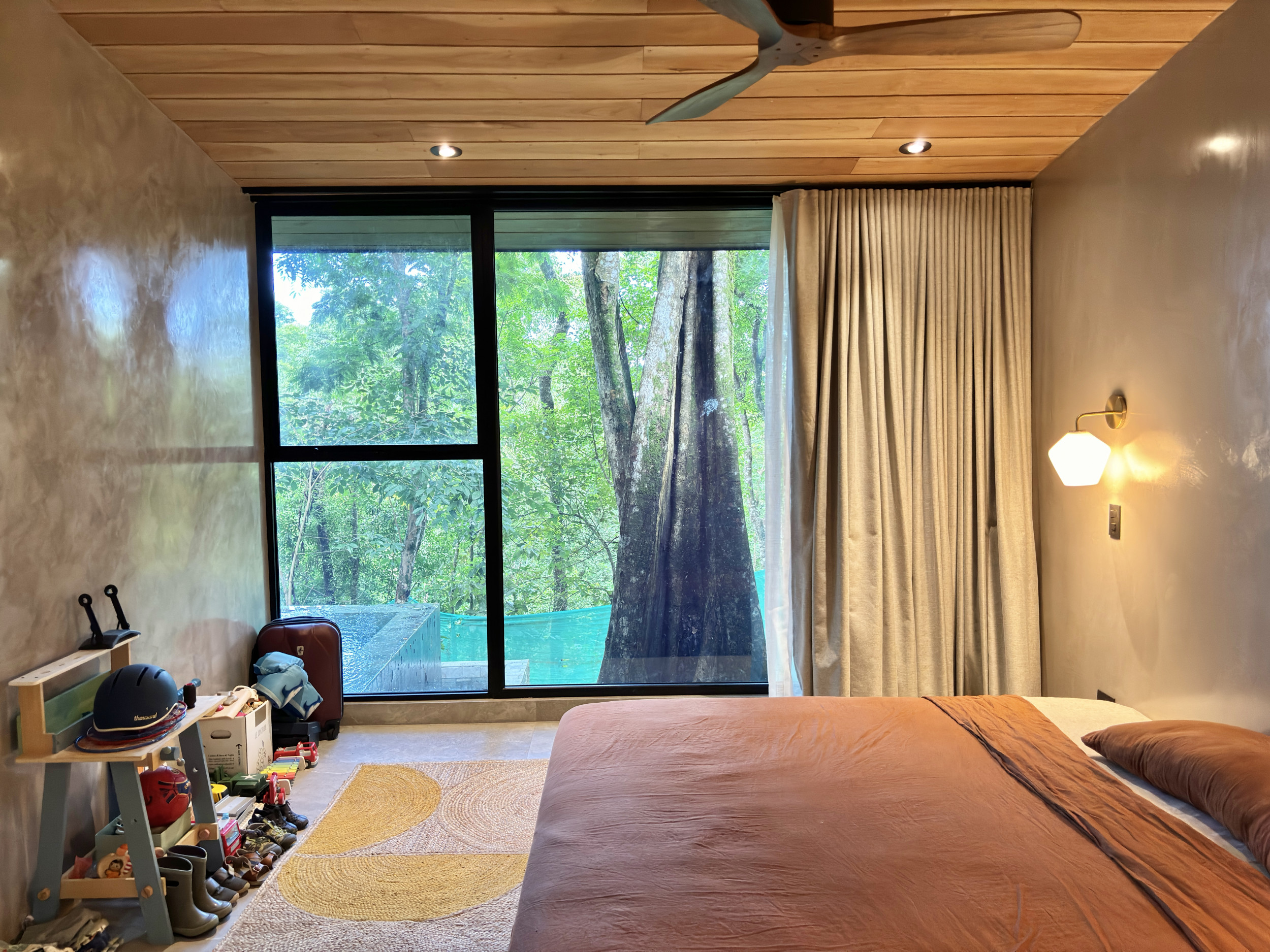 Modern Retreat Surrounded by Lush Nature in Santa Teresa