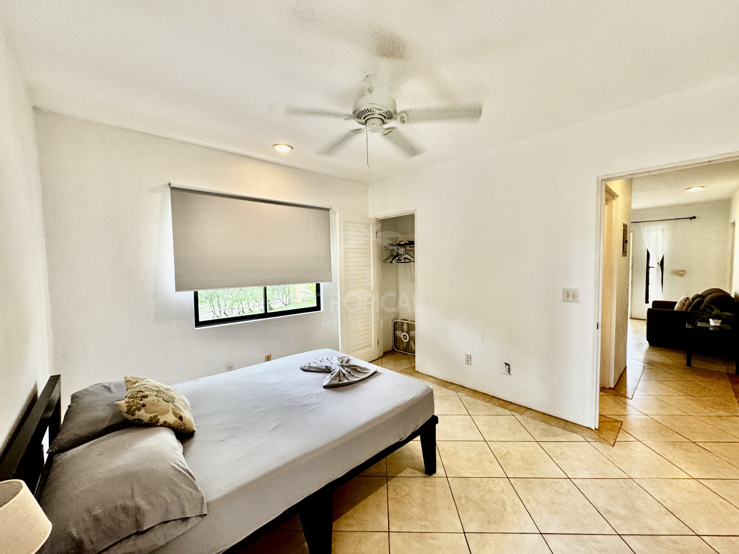 Apartamento en alquiler en Montezuma, tres habitaciones, su hogar frente al paraíso.