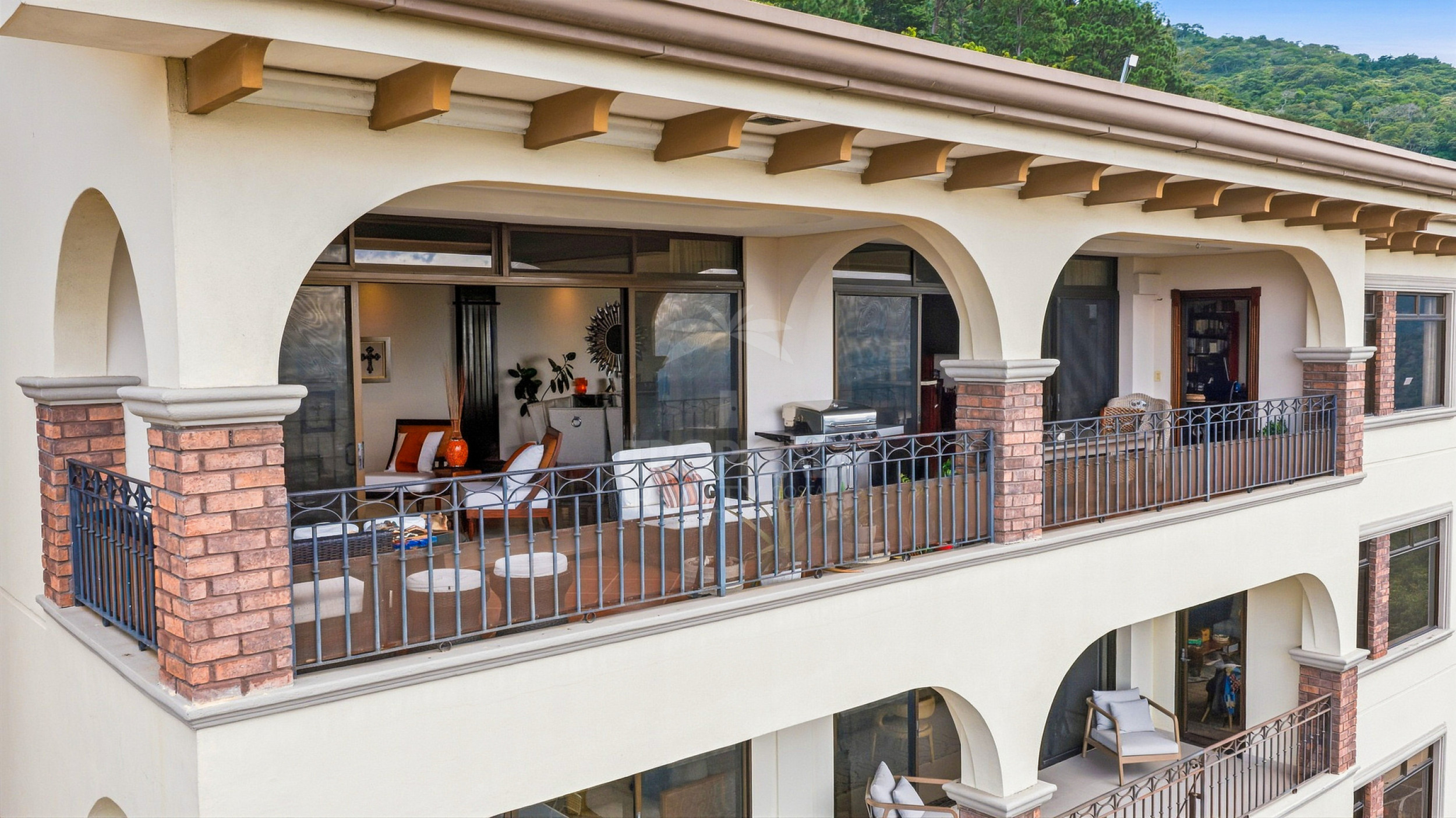 Vivir en las Nubes: Penthouse de 432 m² en Altos de Monasterio